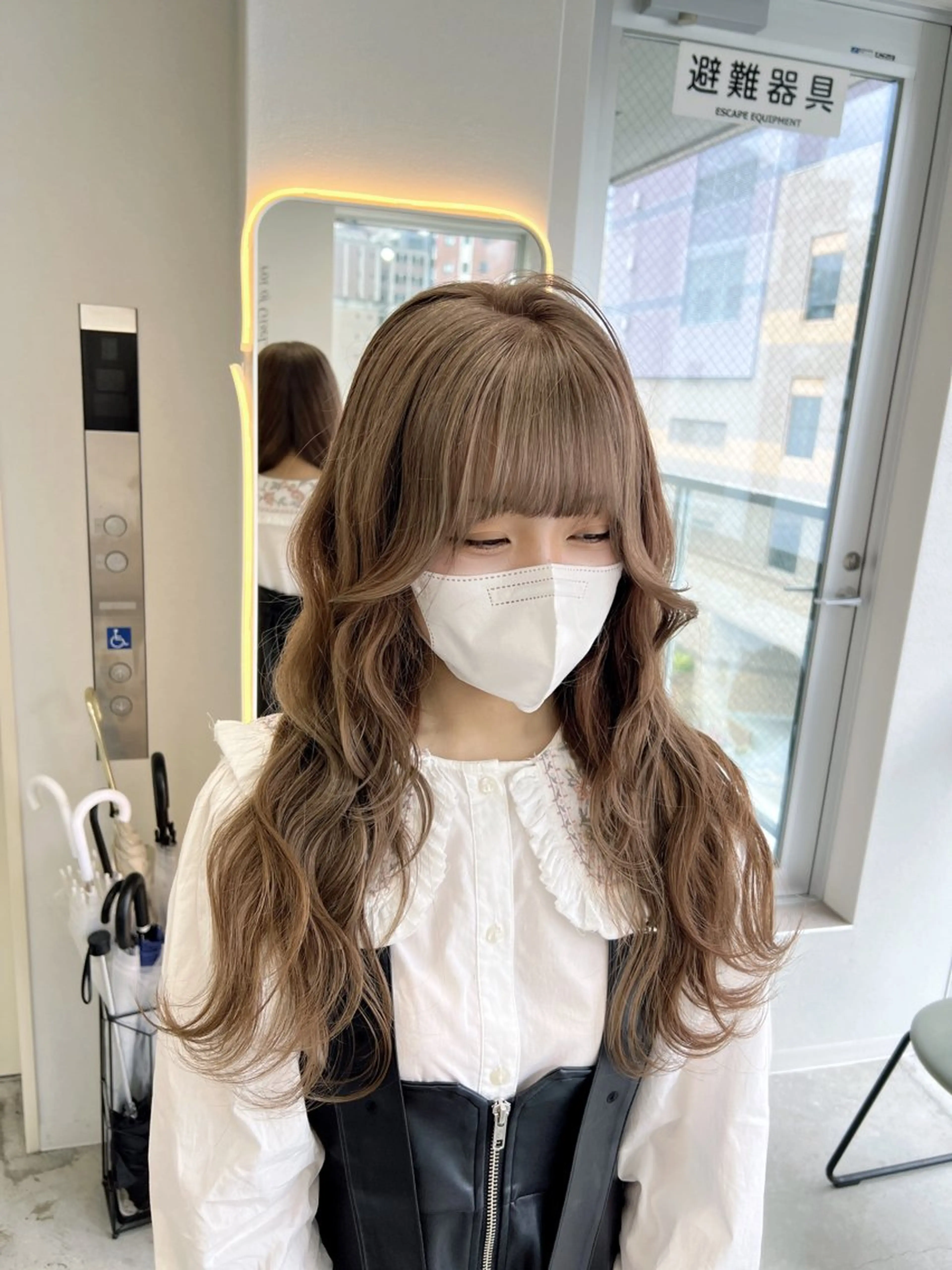 ロング ヘアカラー maya レイヤーカットのヘアスタイル