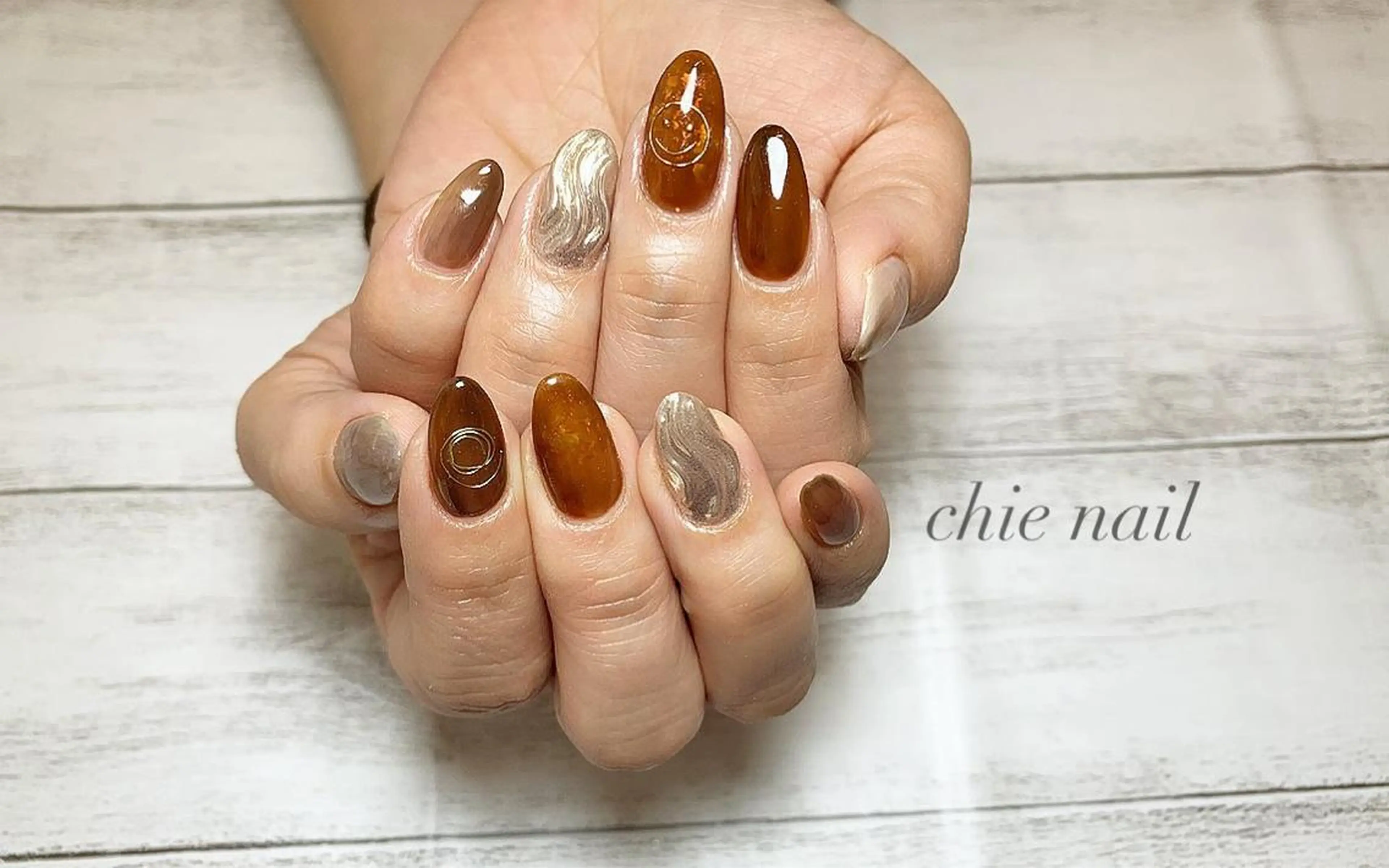 ネイル ミラーネイル ハンドネイル 森ノ宮❤︎ chieのネイルデザイン