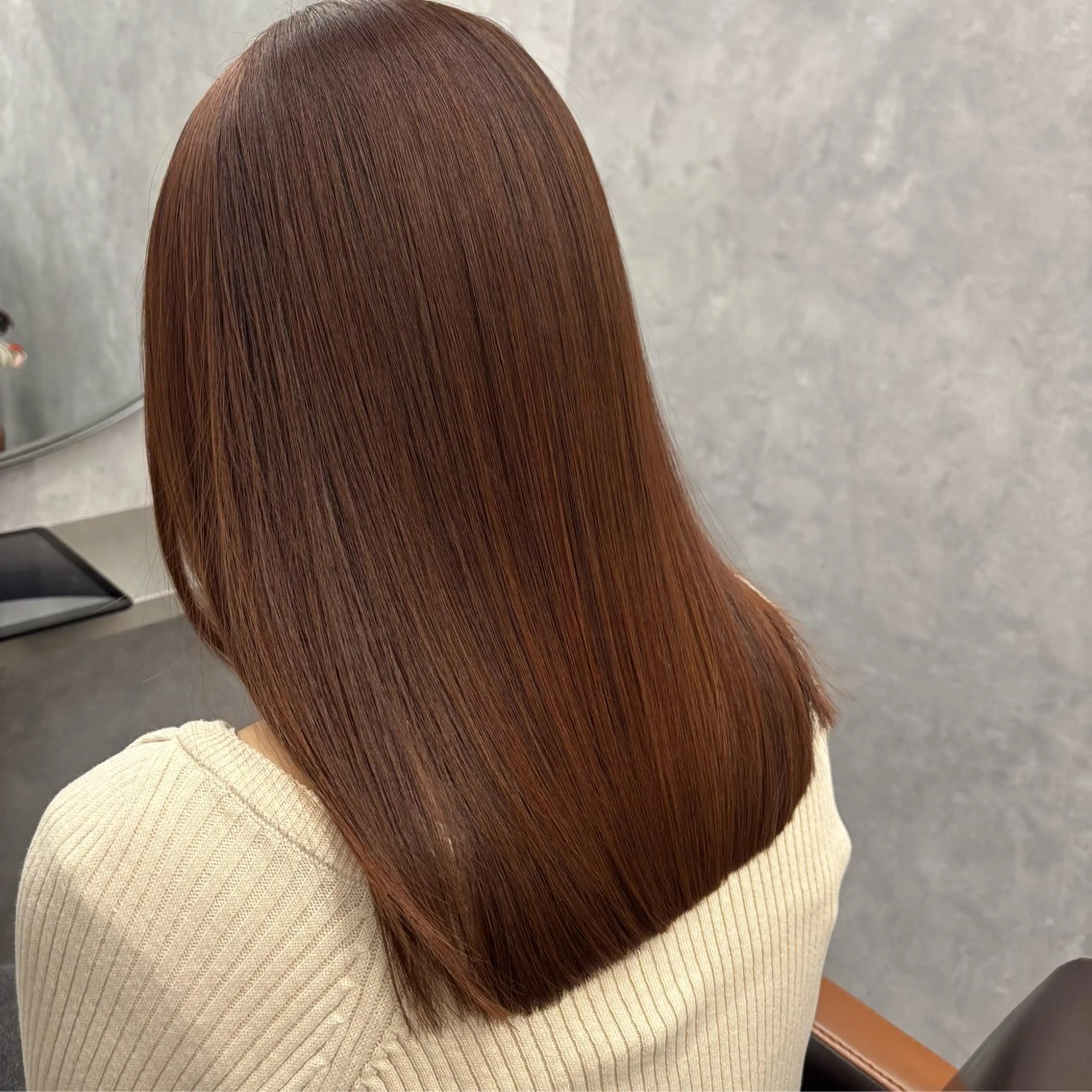 セミロング カラー NUMBER_ ユイナのヘアスタイル