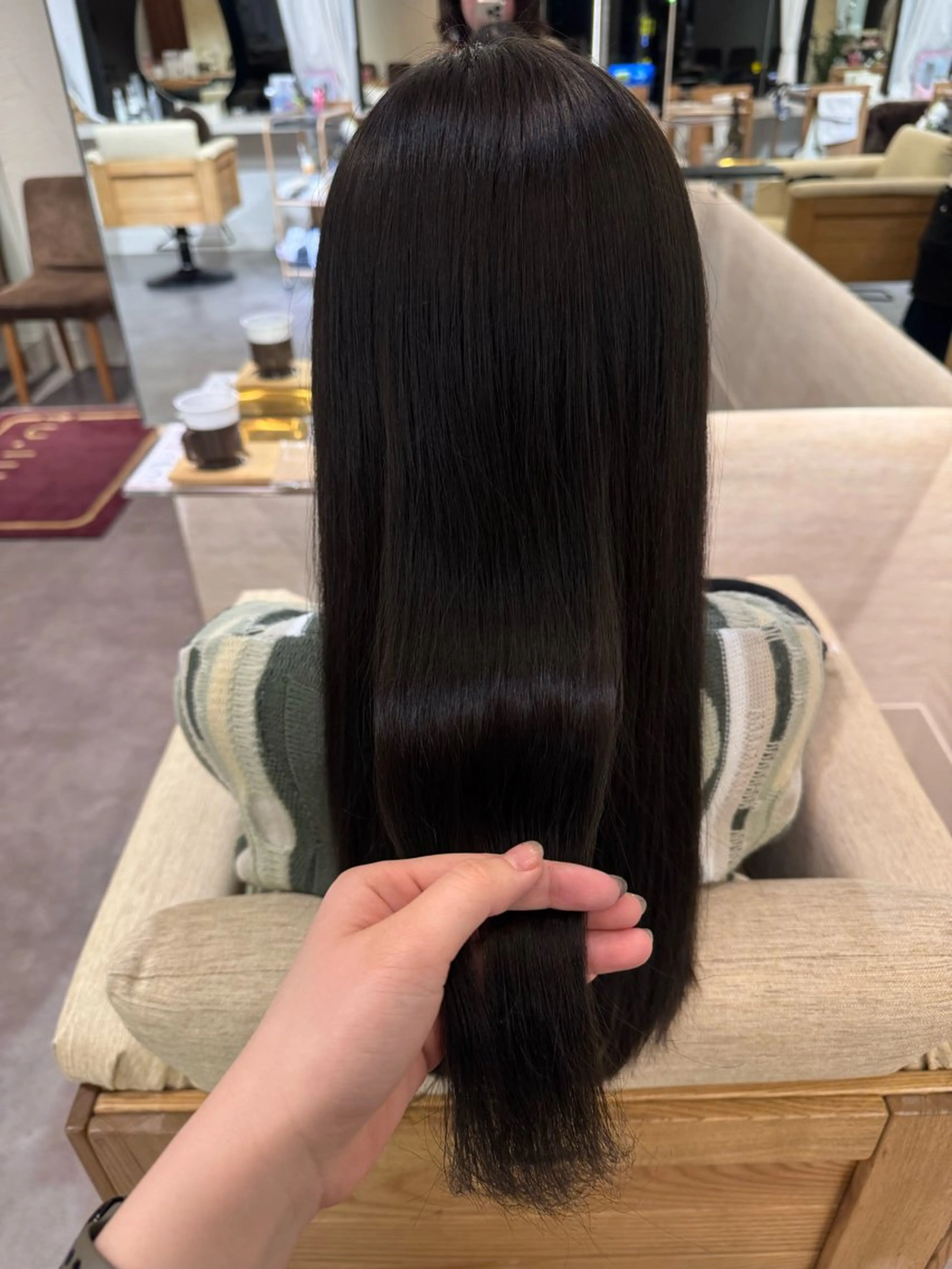 ロング カラー 有木 七海のヘアスタイル
