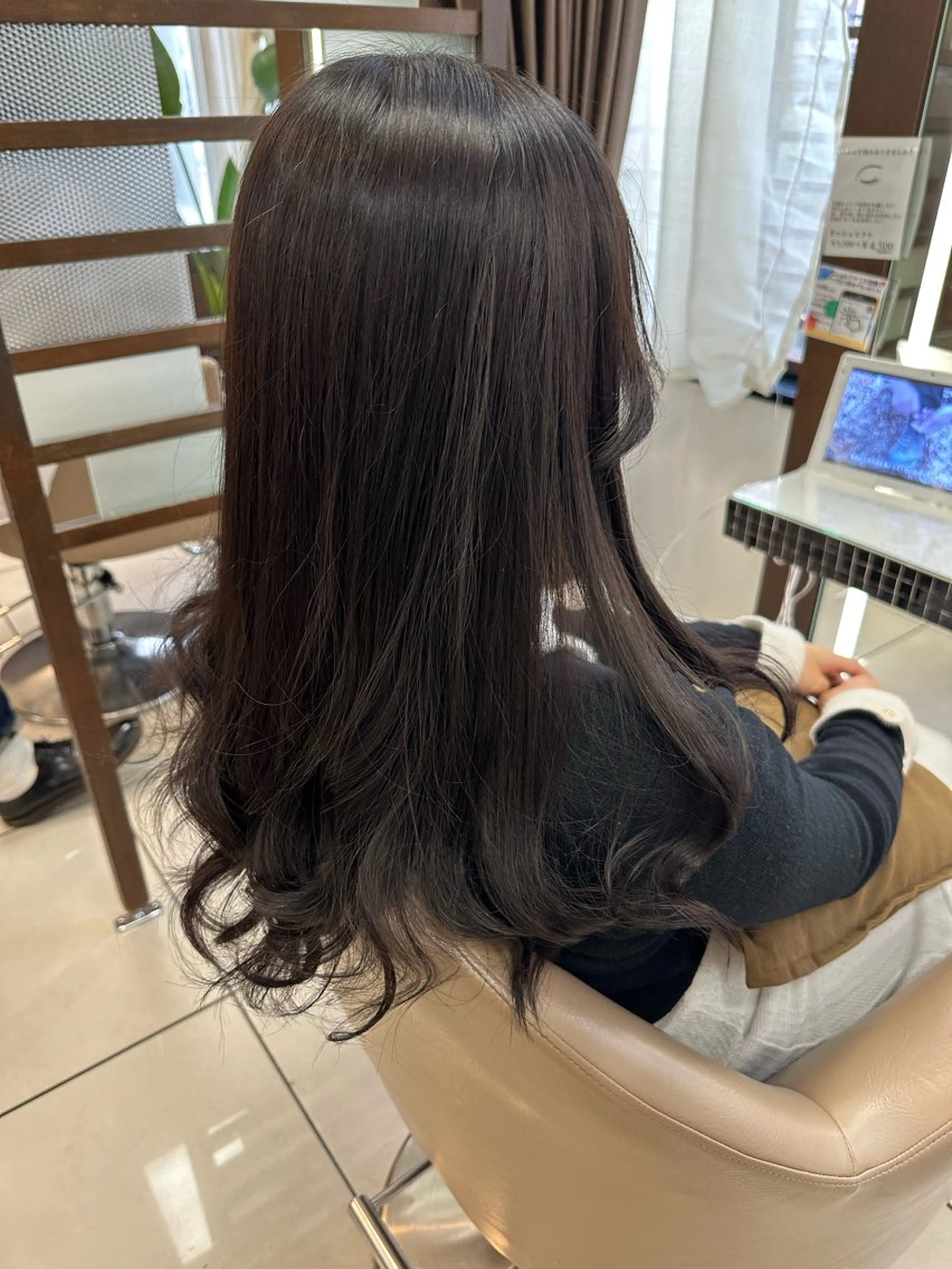 ロング カラー ヘアカラー メンズ特化 センターパート特化のヘアスタイル