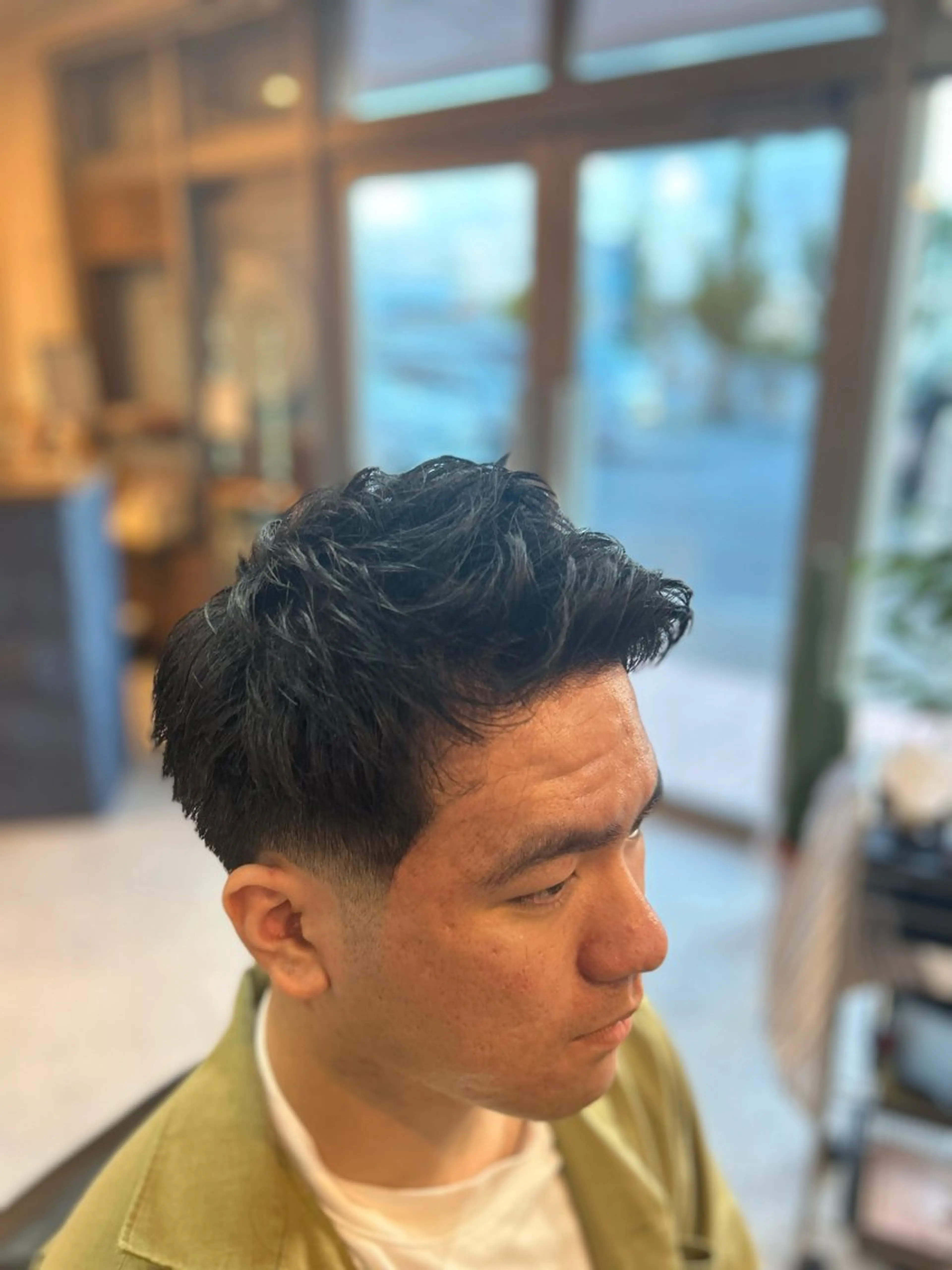 大学生カット　カット、シャンプー、ヘアセットの写真