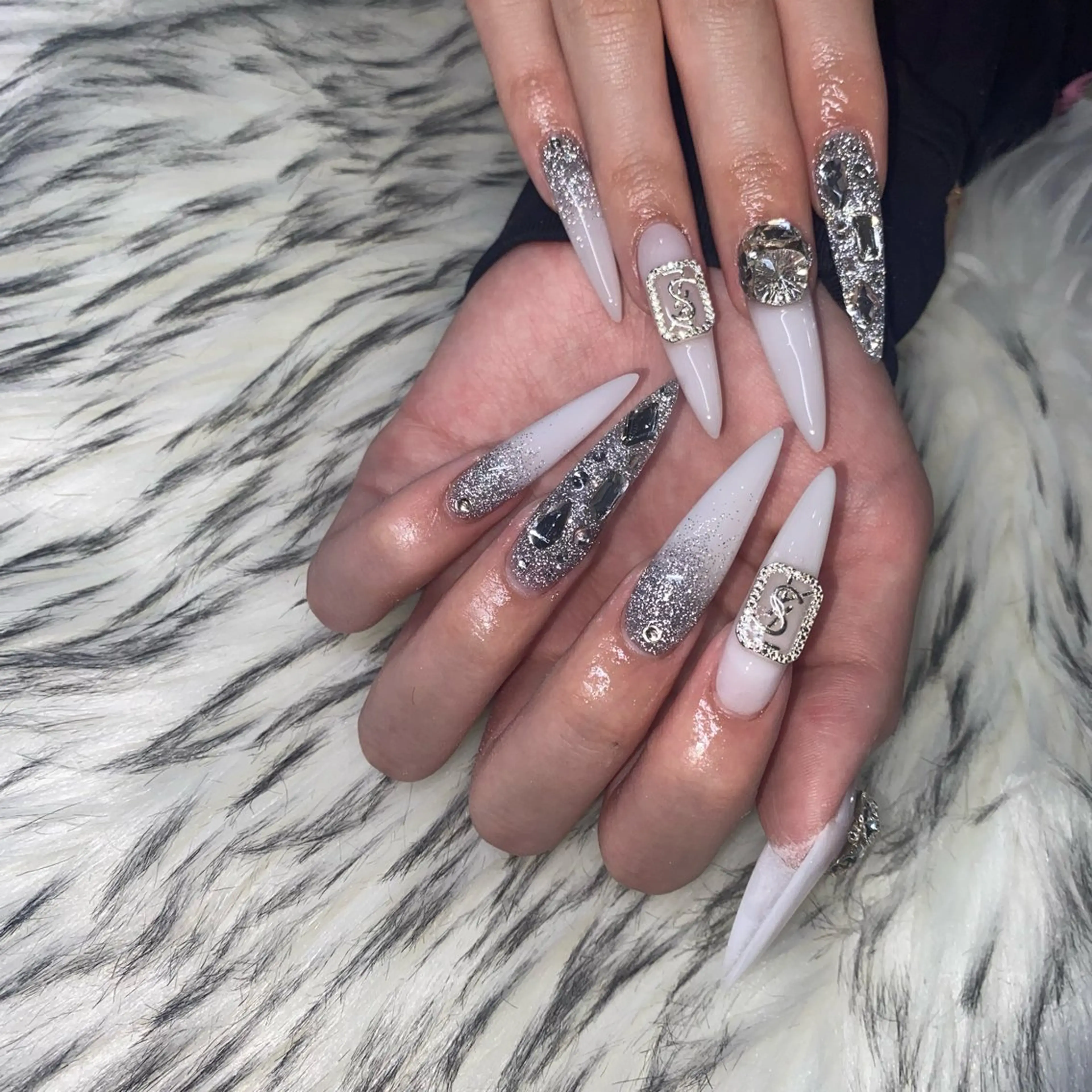 ネイル ハンドネイル la vie  Luire所属・la vie Luire ｱｽｶのネイルデザイン