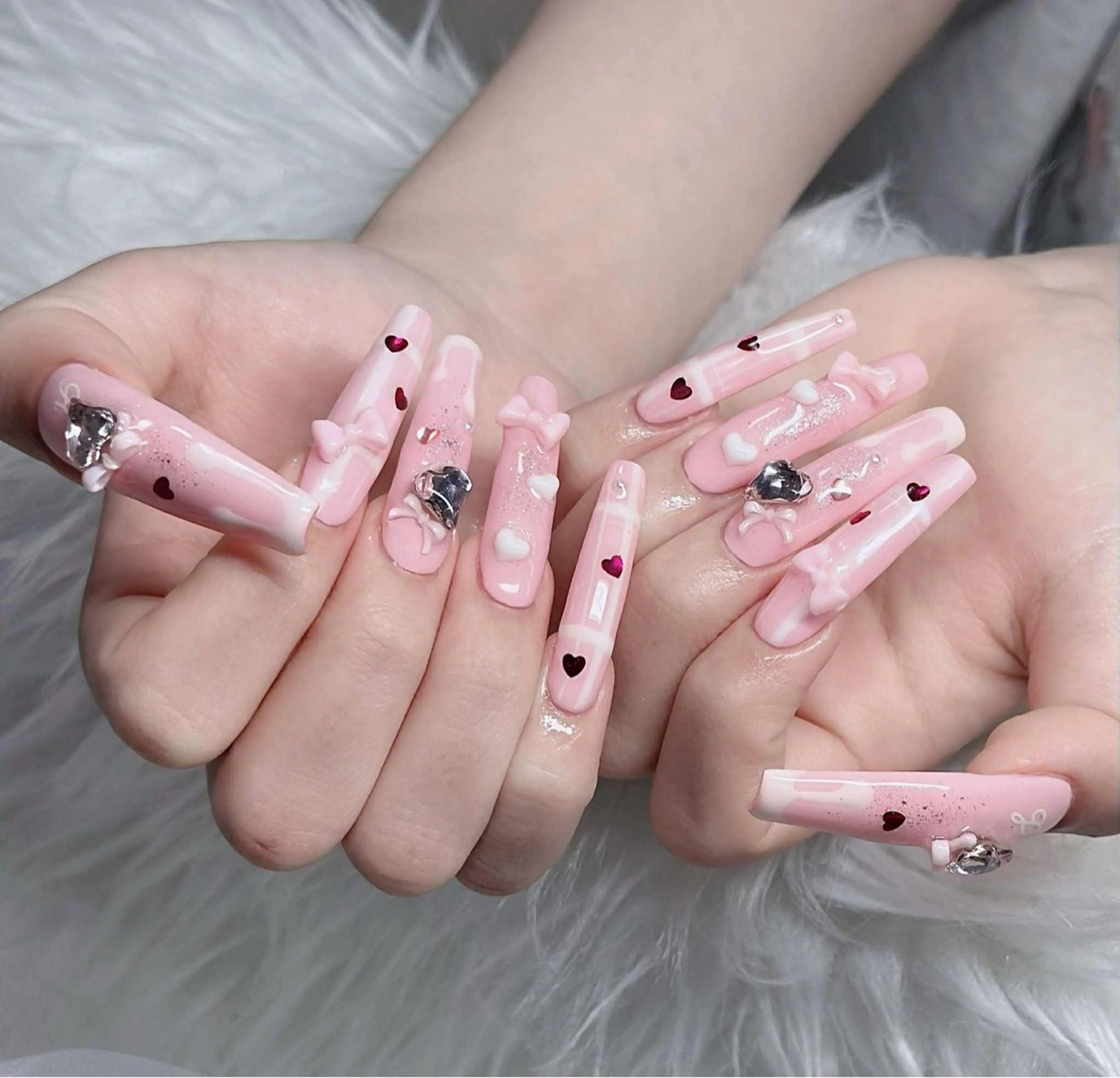 ネイル アートネイル ボルドー フレンチネイル ジェルネイル 氷ネイル・うるうるネイル ハンドネイル Julie Nails所属・Nguyenthuy Linhのネイルデザイン