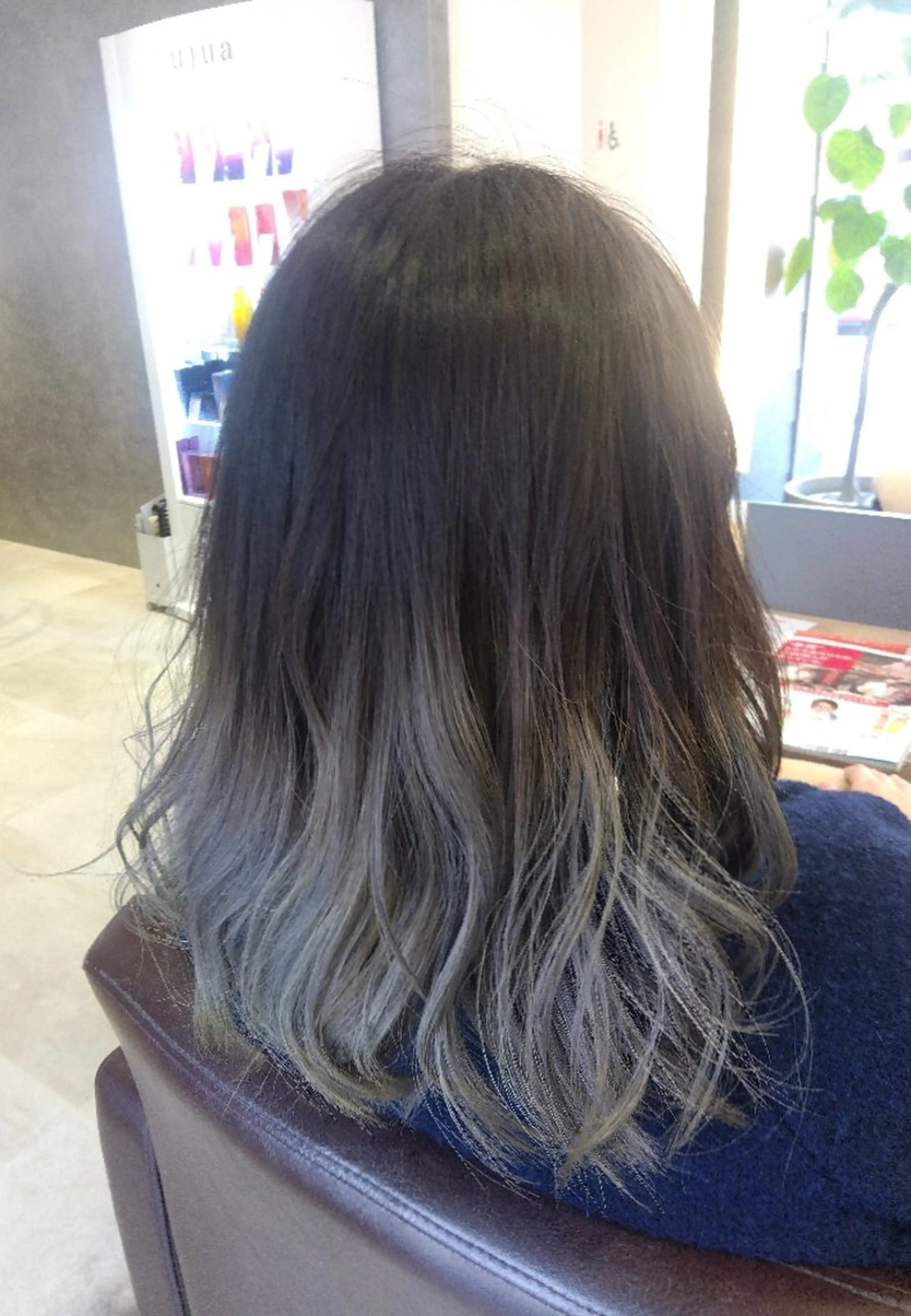 ミディアム カラー グランド　タシロ所属・板垣 佳那のヘアスタイル