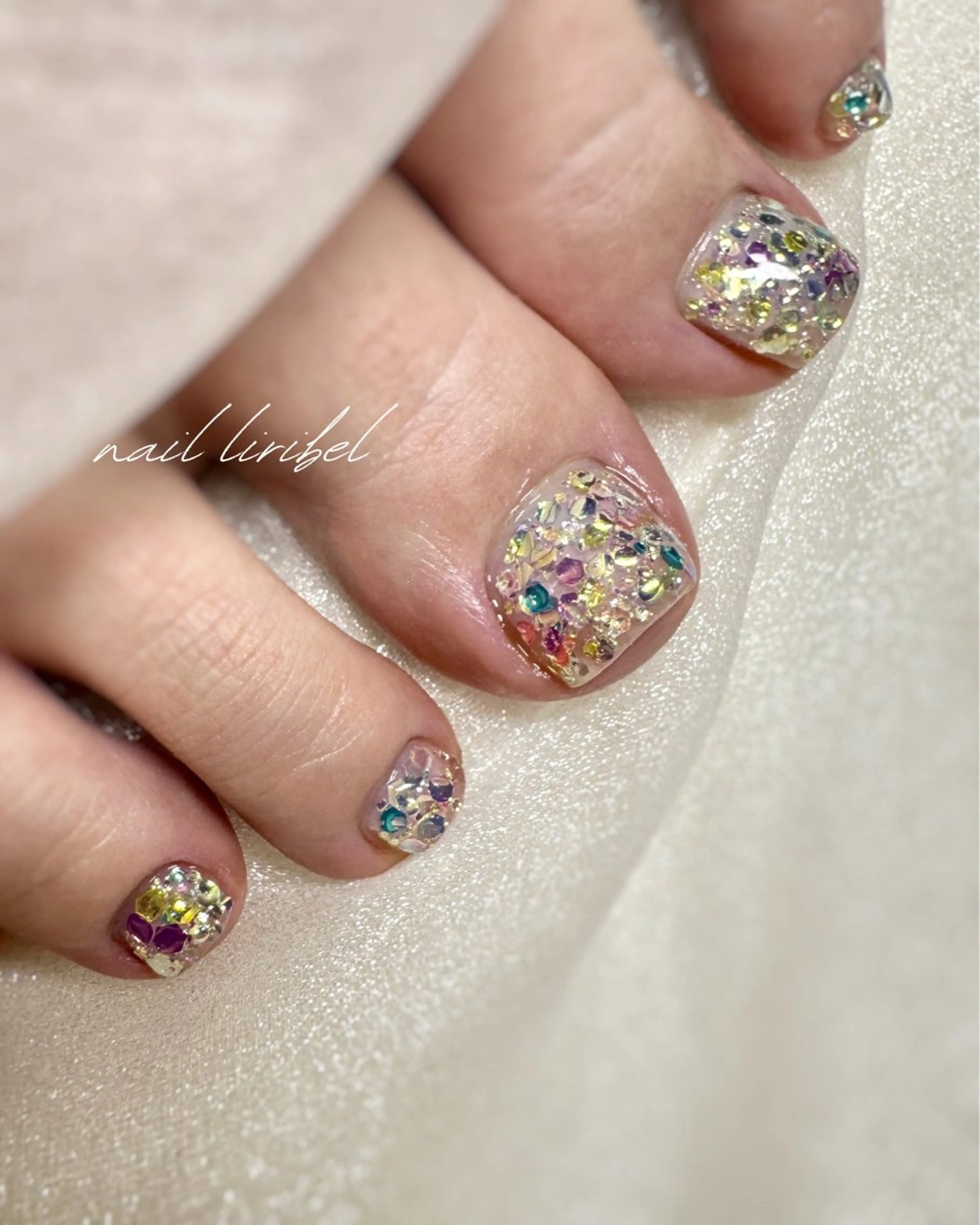ネイル フットネイル ホログラムネイル キラキラネイル Nail Liribelのネイルデザイン