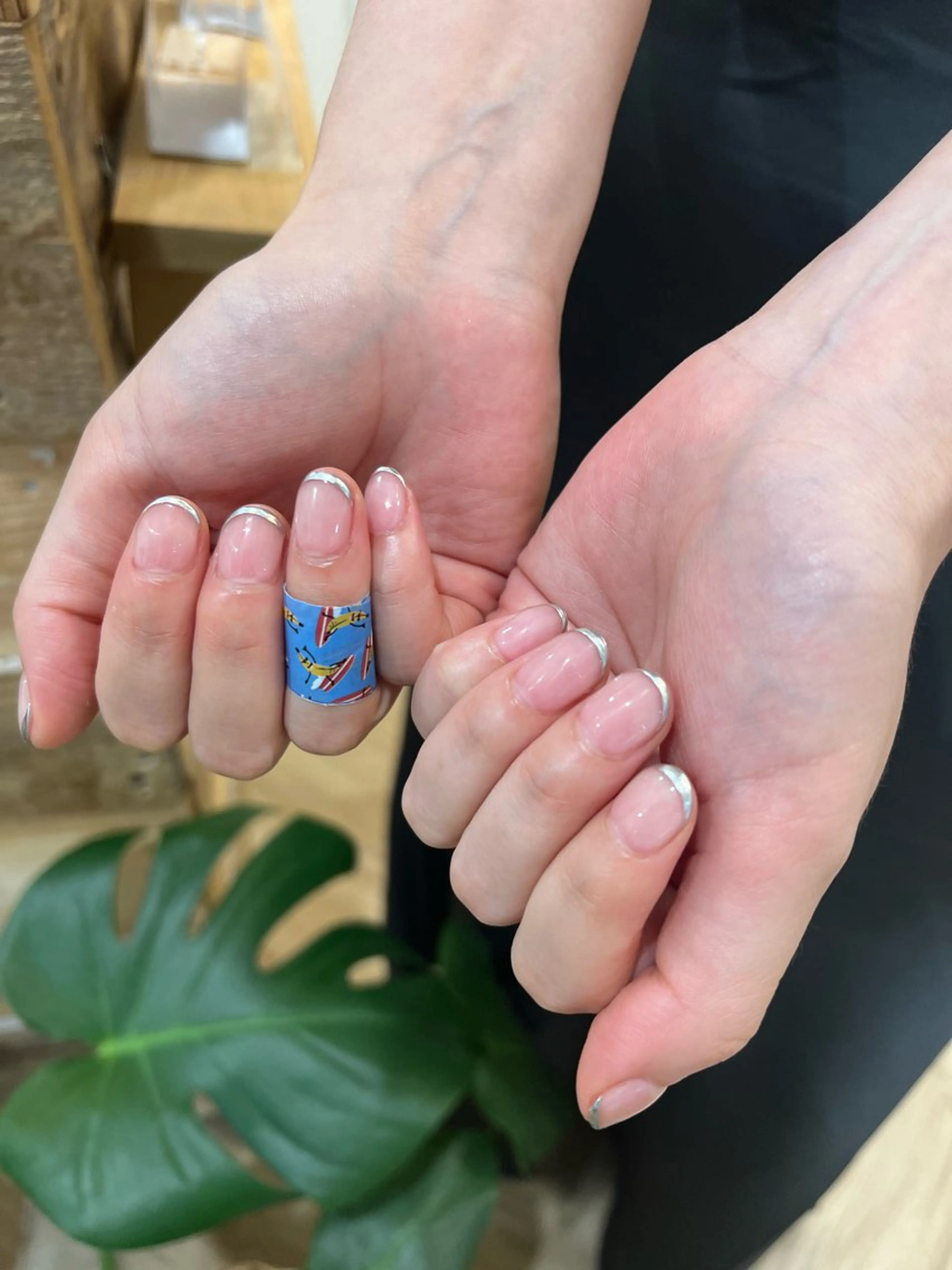 ネイル フレンチネイル シルバー ハンドネイル フットネイル ハンドケア Nes.Nail所属・Miyagi Asamiのネイルデザイン