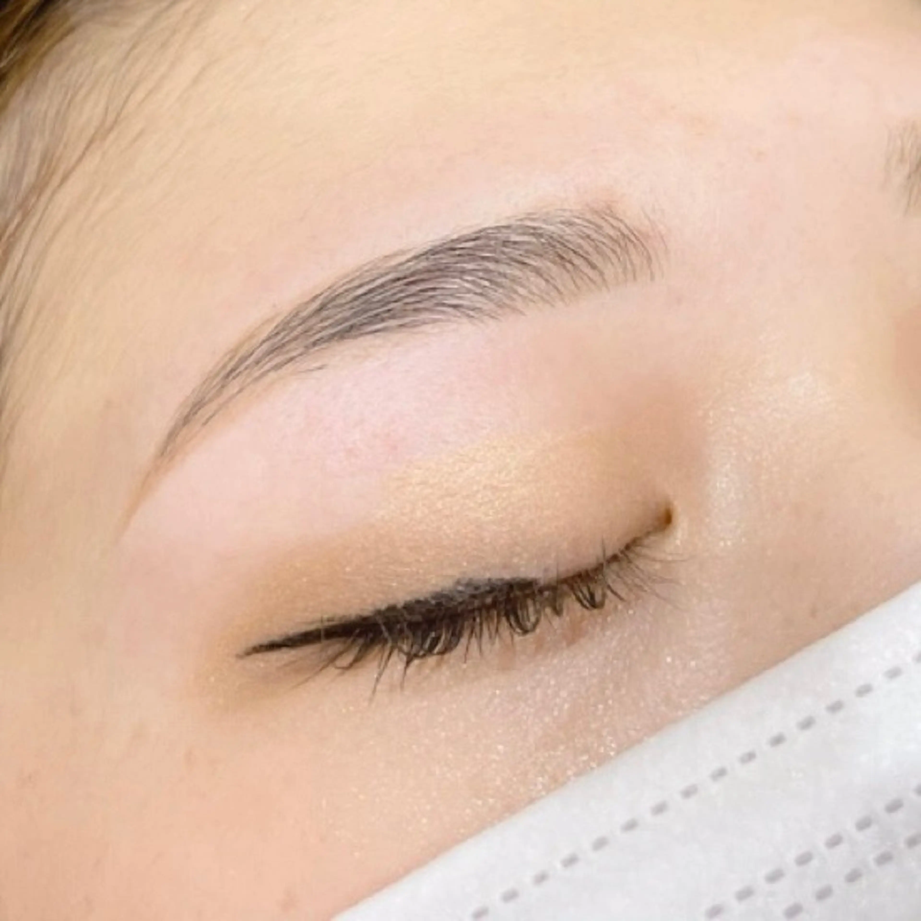 アイブロウ 眉毛ワックス脱毛 FURU HATAのマツエク・マツパデザイン