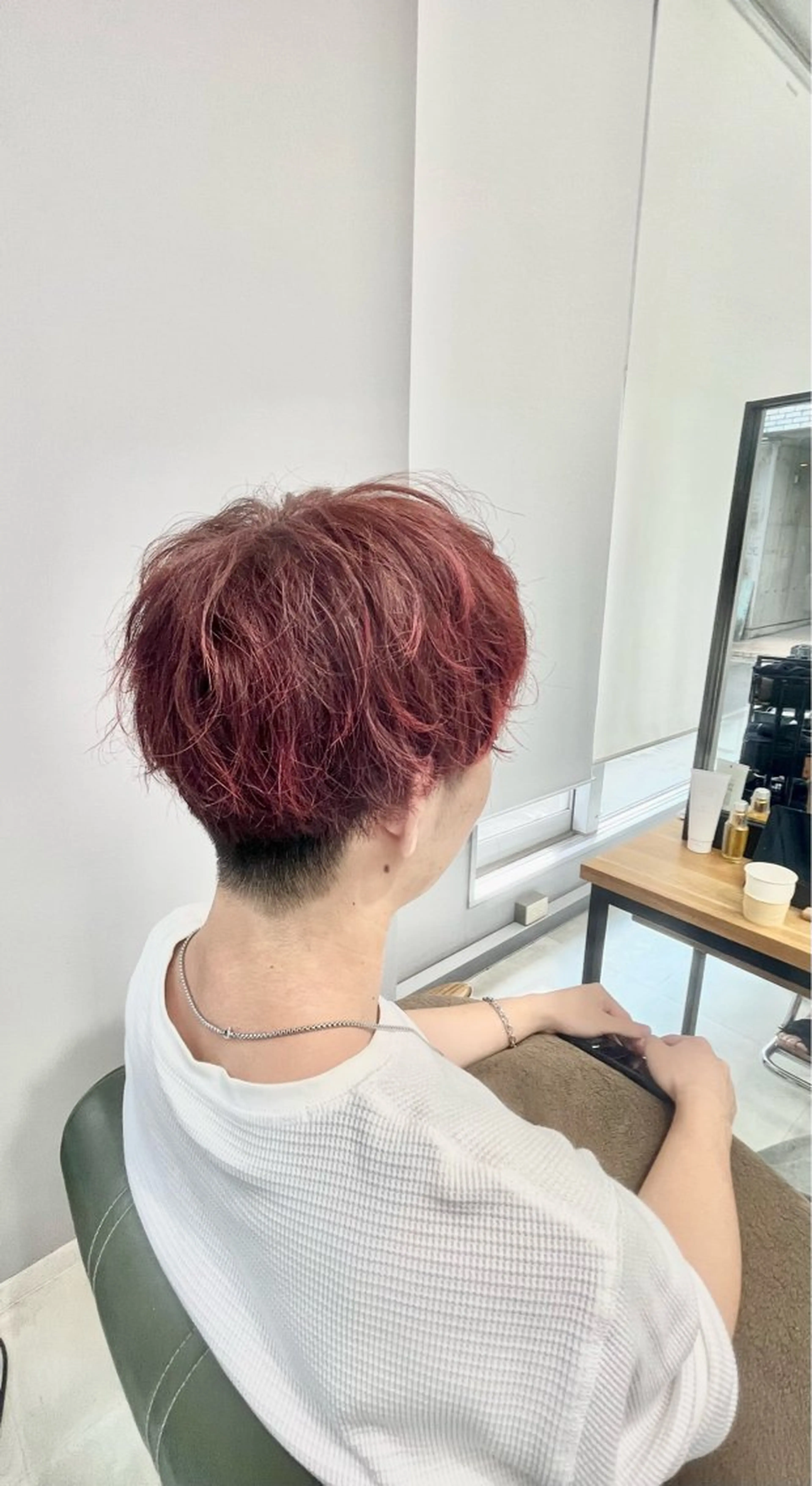 ミディアム カラー メンズ メンズブリーチ マッシュ ブリーチ ブリーチなしカラー レッドカラー 小池 風賀のヘアスタイル