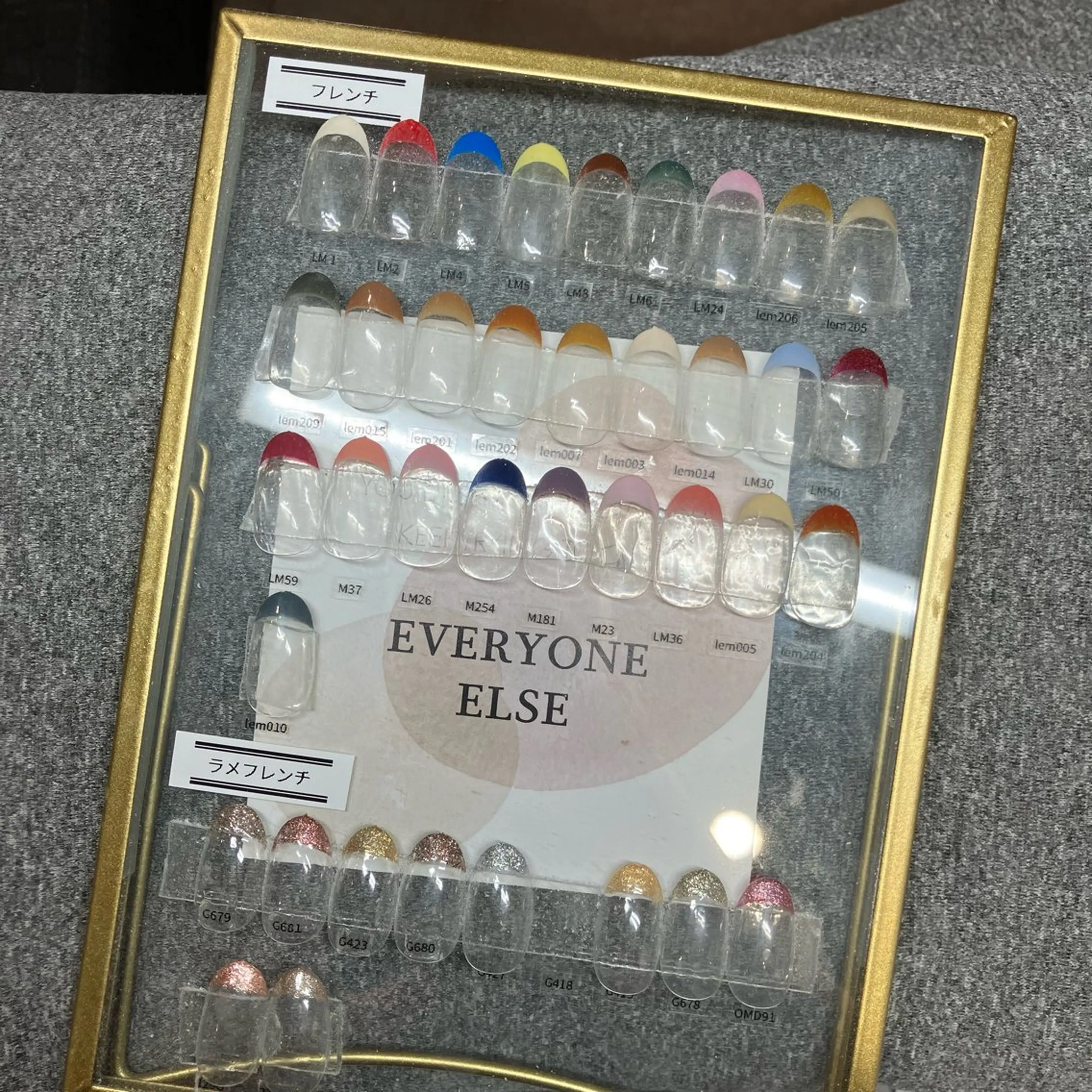 ネイル フレンチネイル ハンドネイル ＆robe  mii 🌿のネイルデザイン