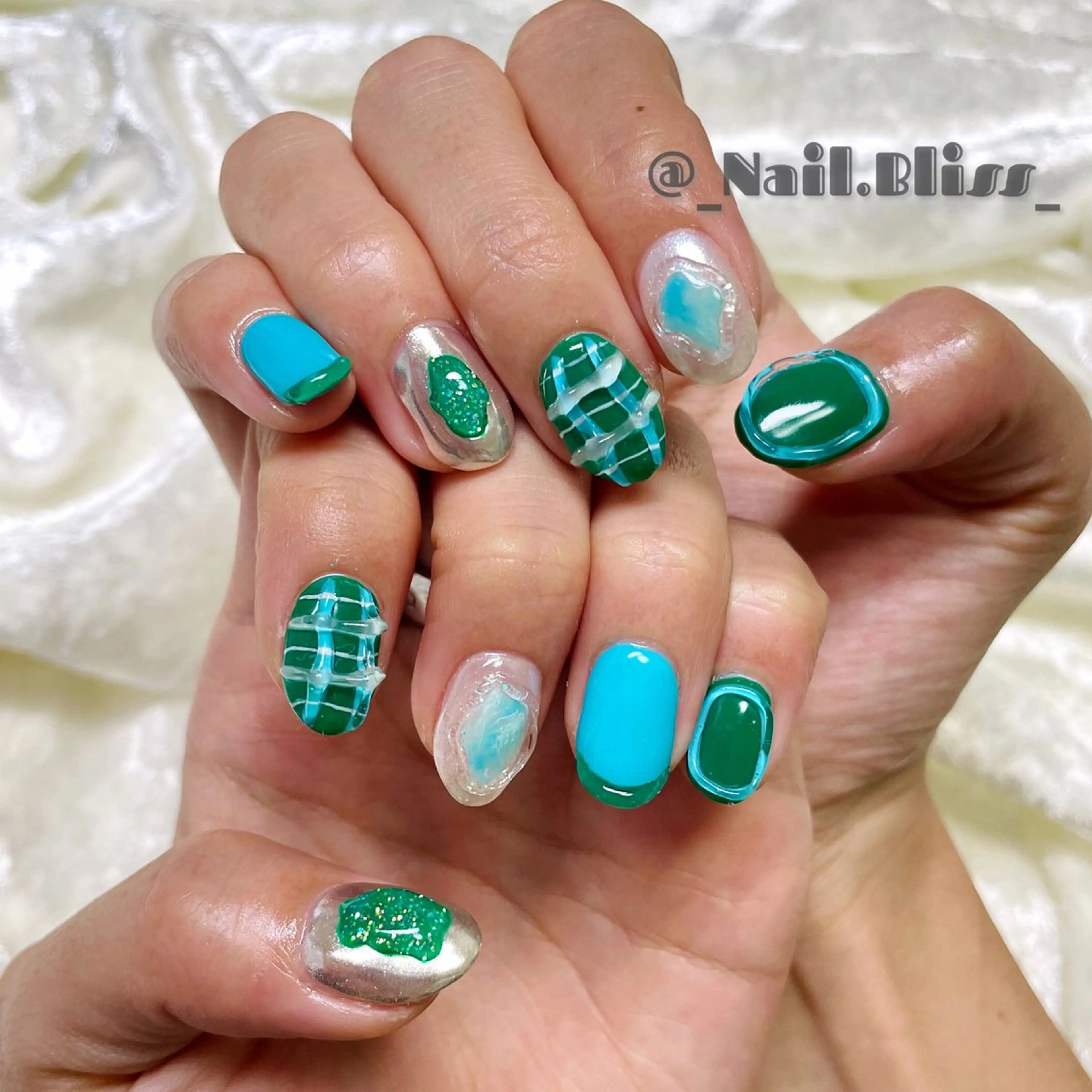 ネイル 持ち込み ハンドネイル NAIL BLISSのネイルデザイン