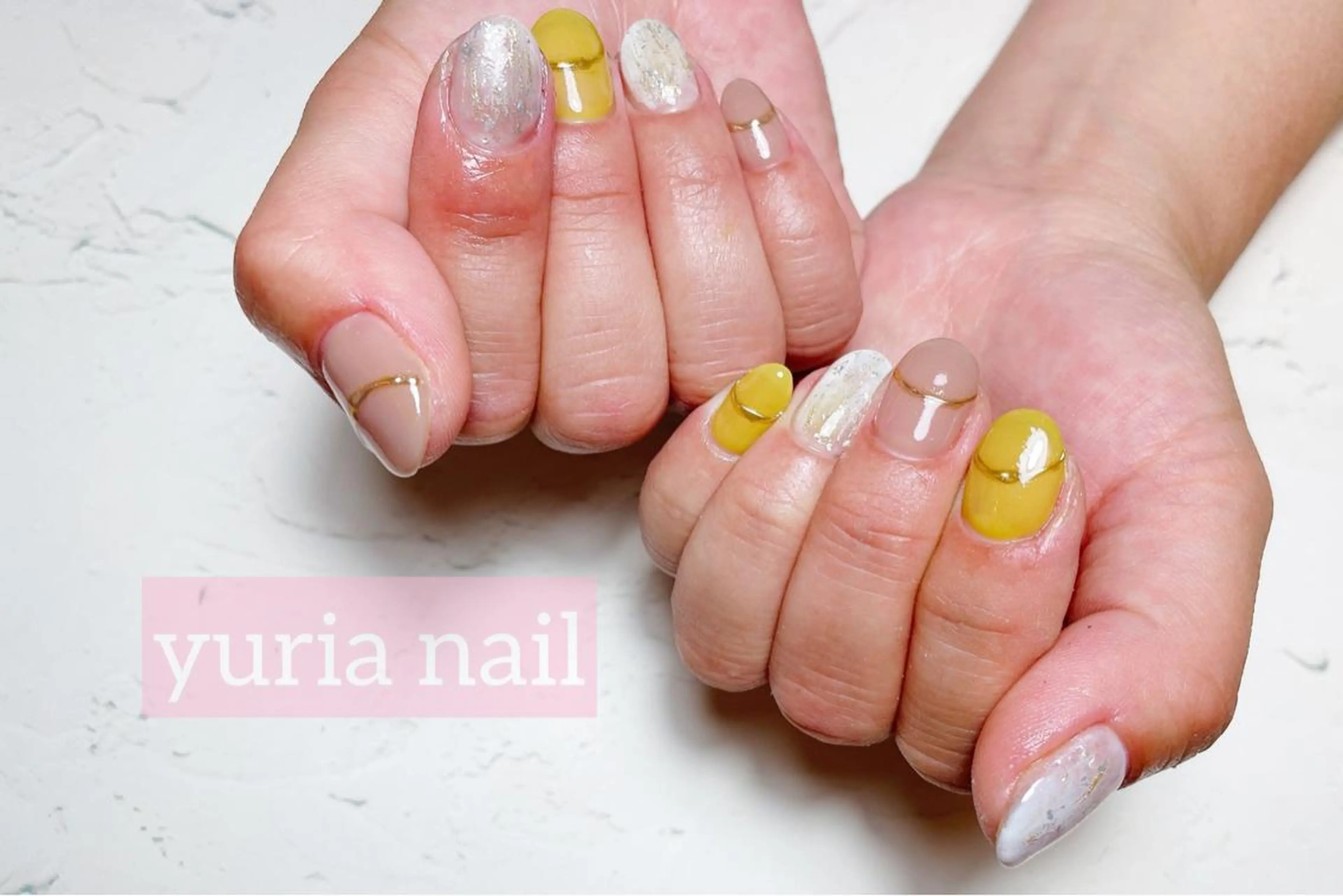 ネイル ジェルネイル ミラーネイル ニュアンスネイル 黄色 小林 ゆりあのネイルデザイン