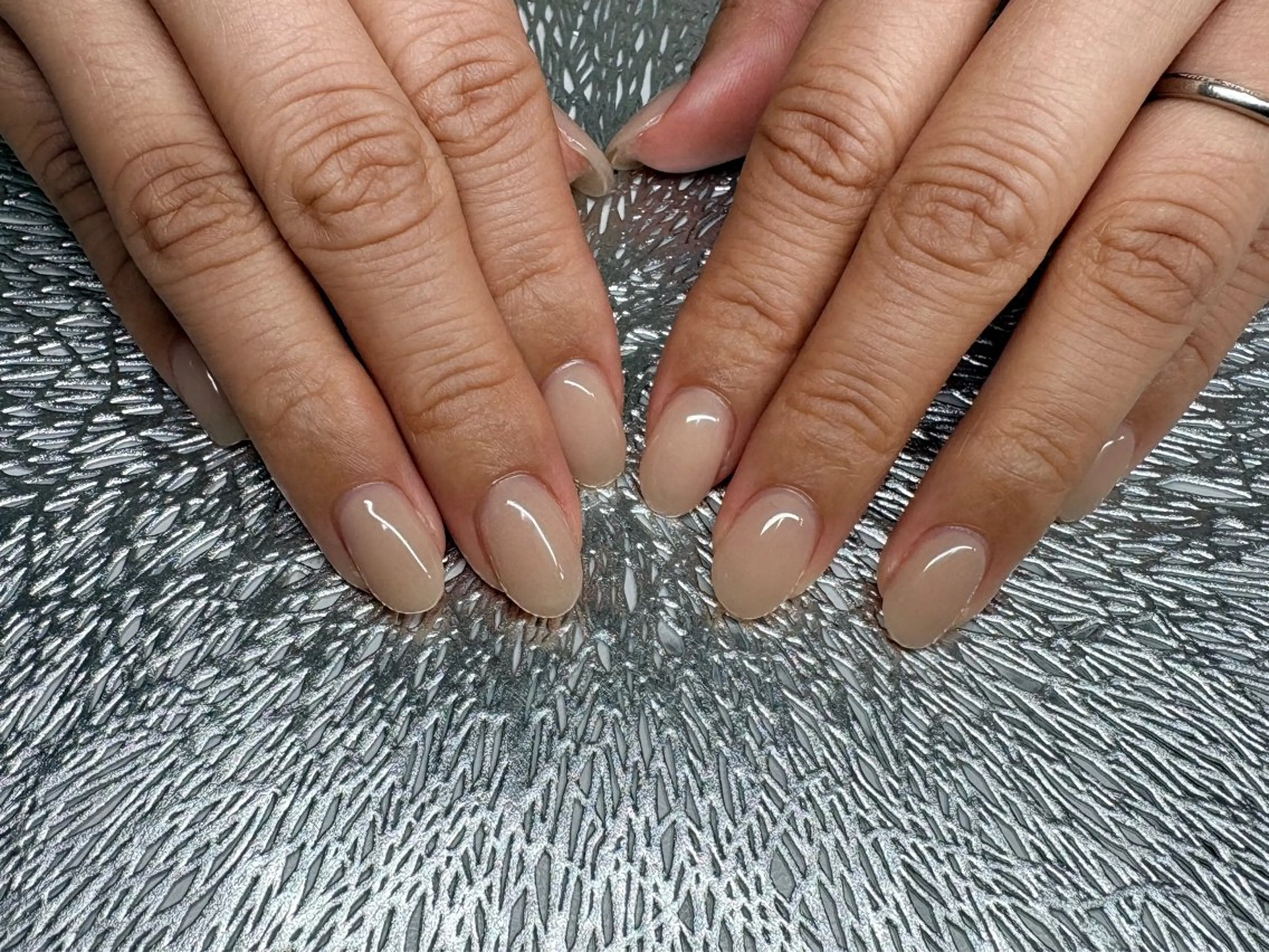 ネイル アートネイル ラメ(グリッター) 持ち込み ワンホンネイル 冬ネイル ハンドネイル ハンドケア ♡Bivi♡自爪に 優しいネイルサロンのネイルデザイン