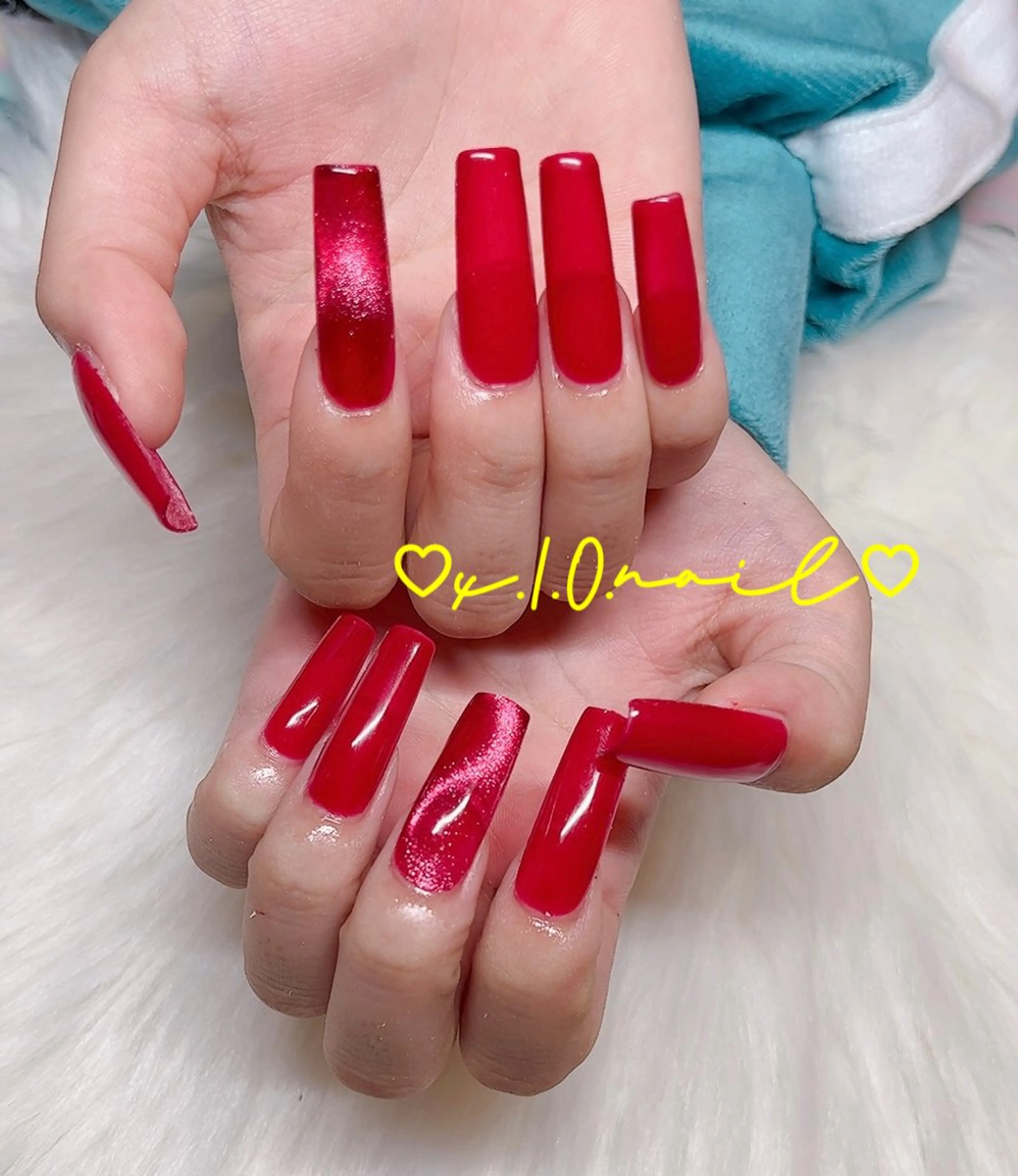 ネイル アニマル柄 アートネイル ロングネイル ニュアンスネイル 赤色 ハンドネイル x.1.0.nail ♡Cのネイルデザイン
