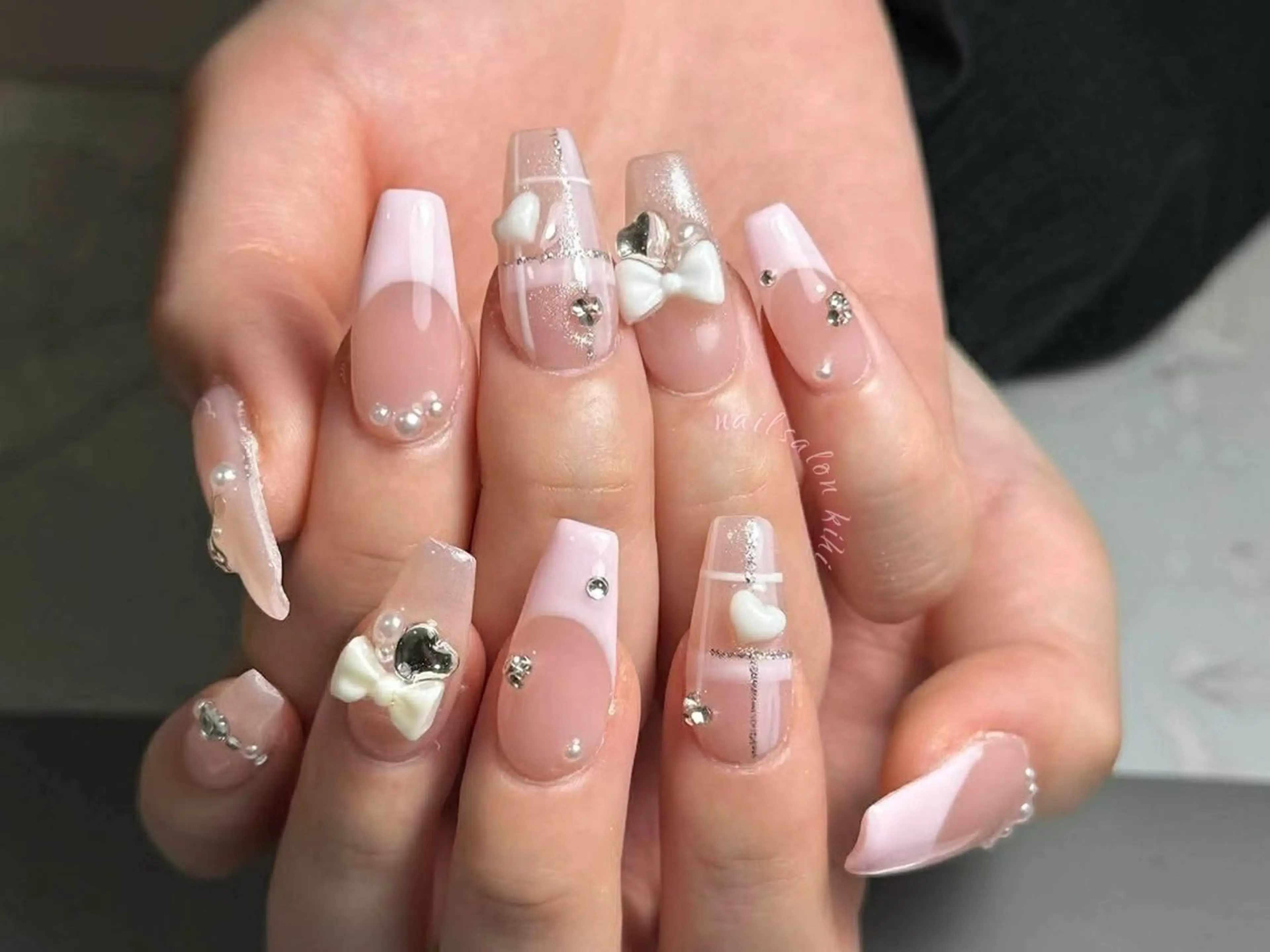 ネイル アートネイル フレンチネイル ジェルネイル グラデーション 韓国ネイル ハンドネイル 💕鈴木ユリ パラジェル/オフ無料のネイルデザイン