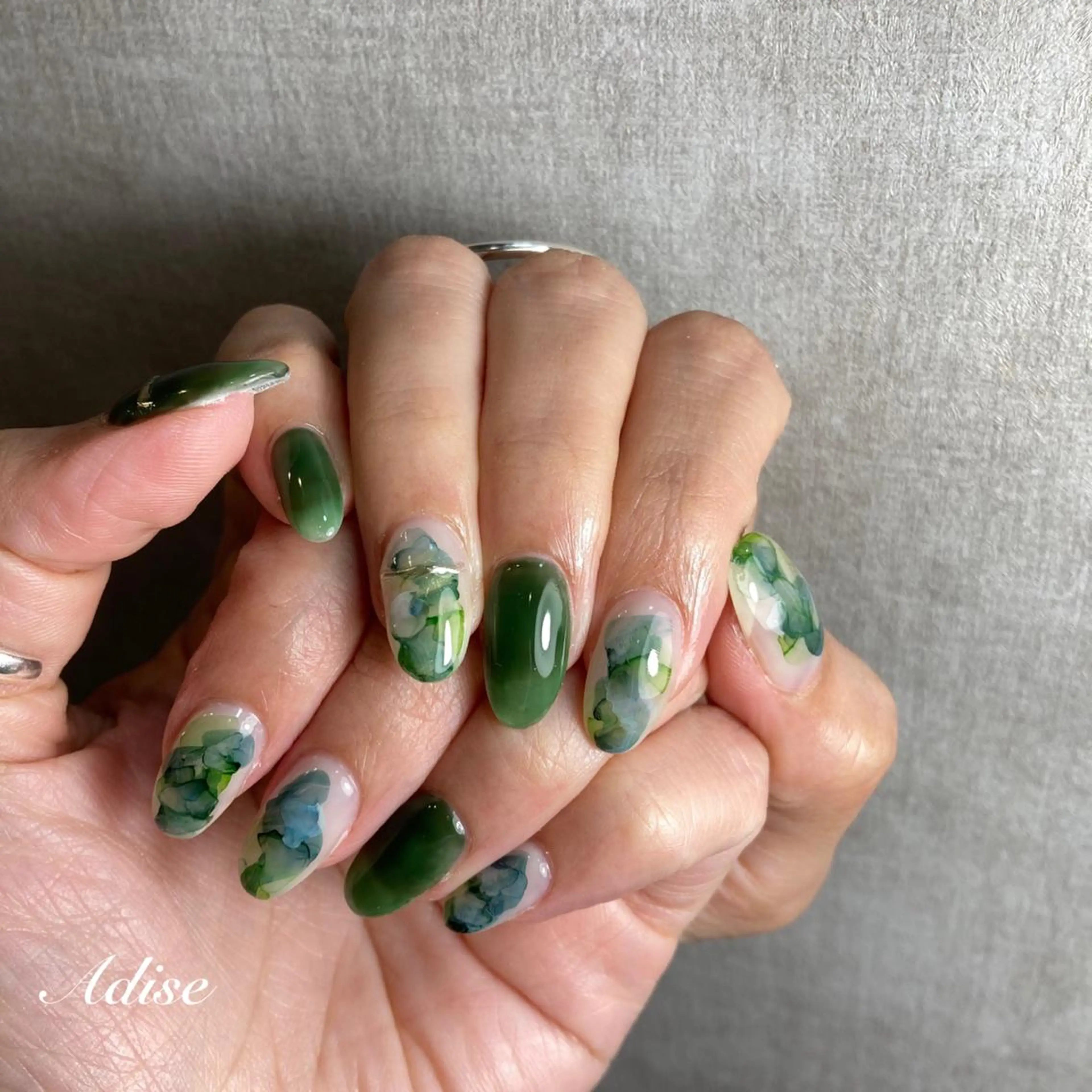 ネイル フレンチネイル グラデーション ニュアンスネイル オフィスネイル 第一印象専門サロン ADISEのエステ・リラクイメージ