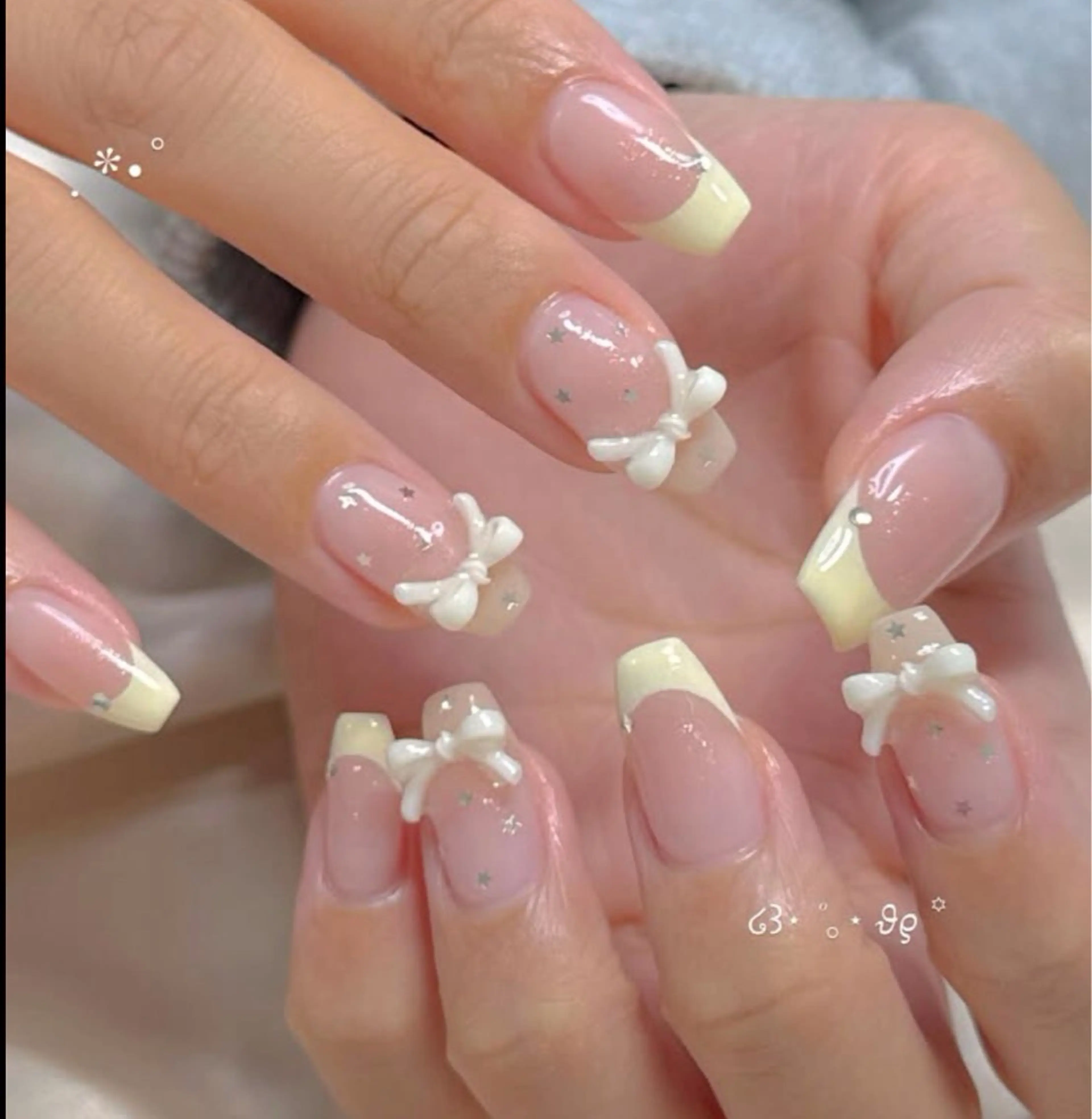 ネイル 長さ出し グラデーション キラキラネイル 韓国ネイル ラメ(グリッター) ハンドネイル ハンドケア Chisa Nail Studio所属・チ サのネイルデザイン