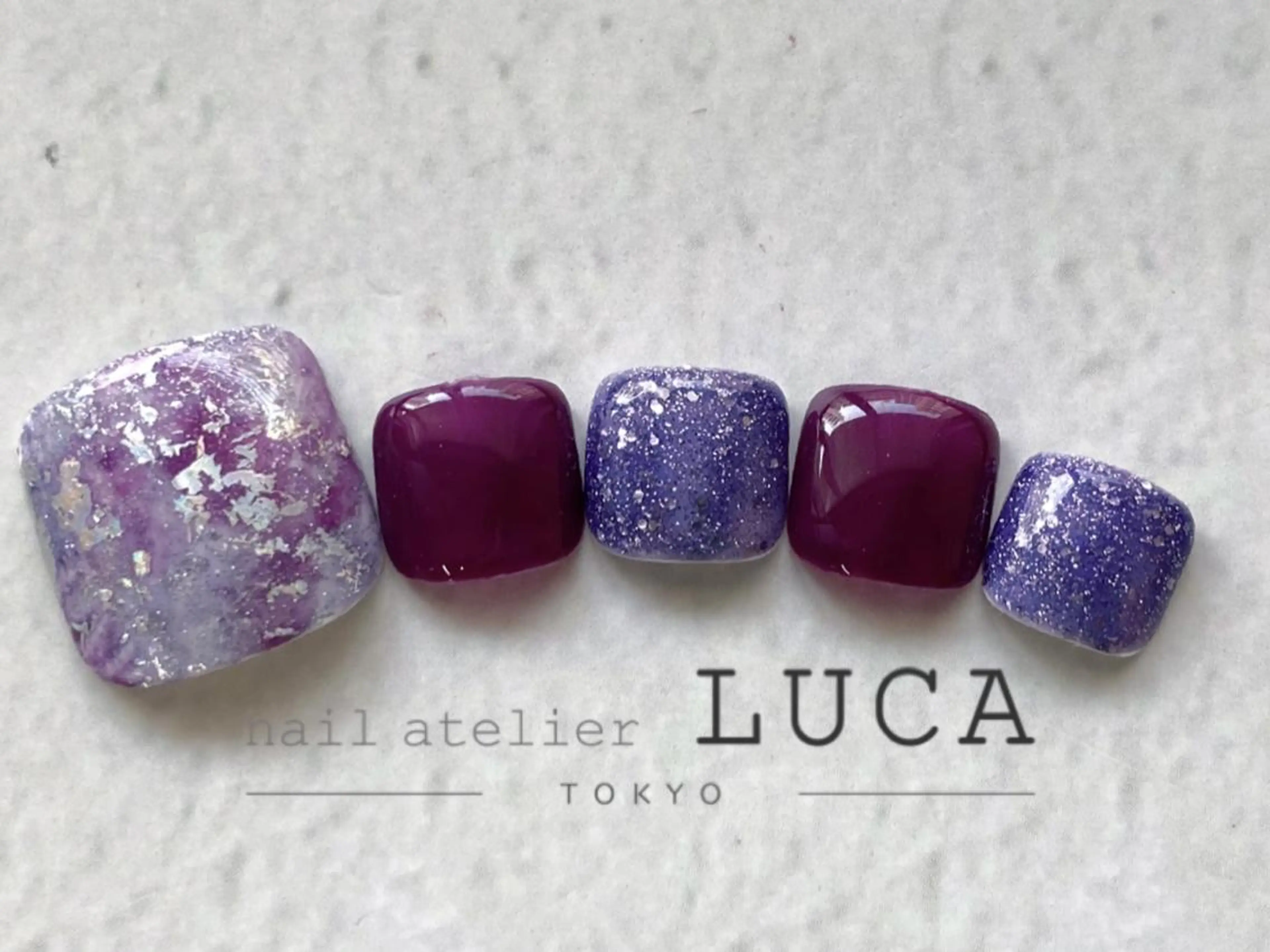 ネイル アートネイル オーロラネイル クリアネイル 長さ出し フットネイル フットネイル ネイルアトリエルカ スタッフのネイルデザイン