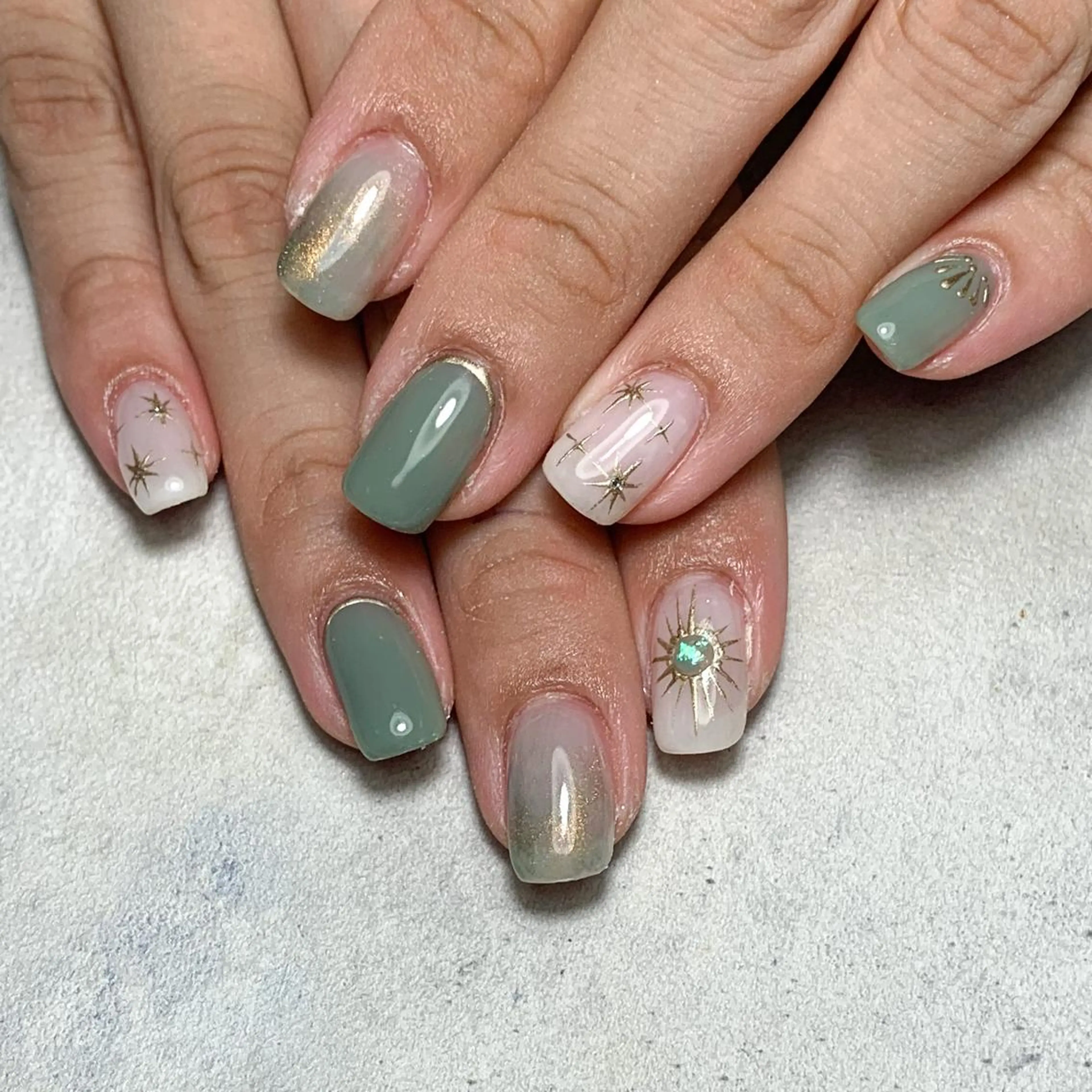 ネイル atelier　FIORITURA所属・FIORITURA aiのネイルデザイン