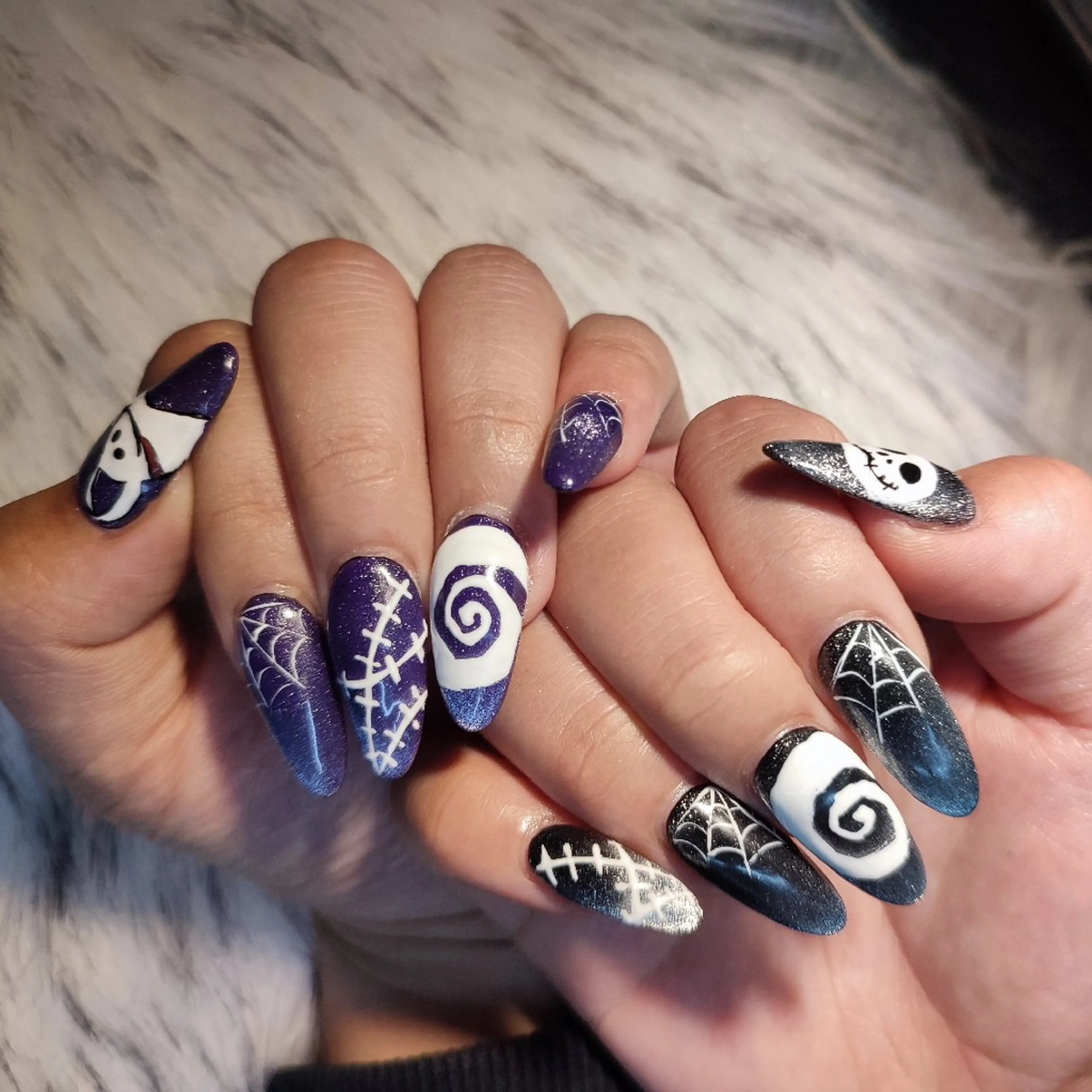 ネイル ハンドネイル RUNWAY 　　の眉毛・アイブロウイメージ