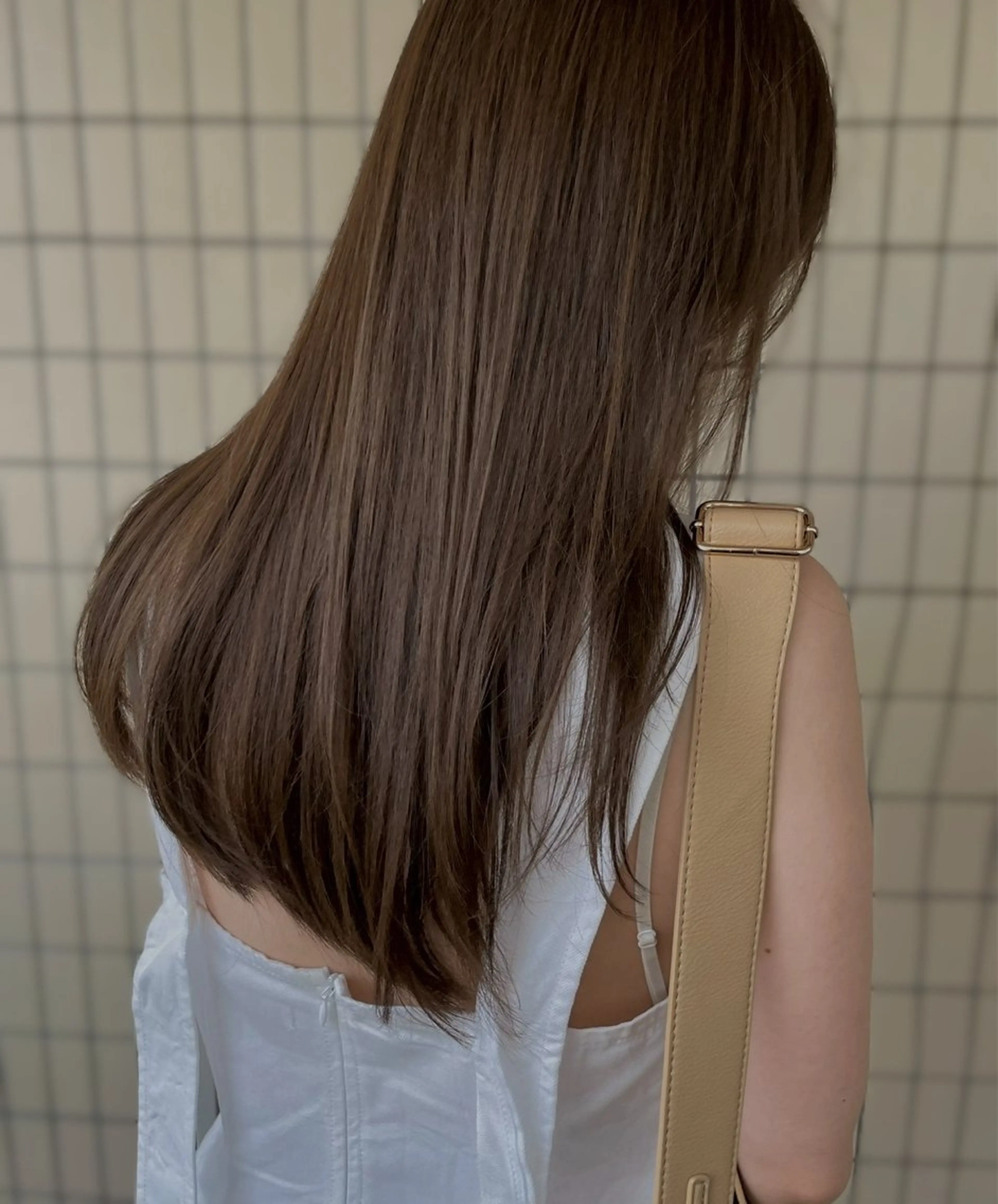 ロング カラー ベージュカラー 羽成 優衣菜のヘアスタイル