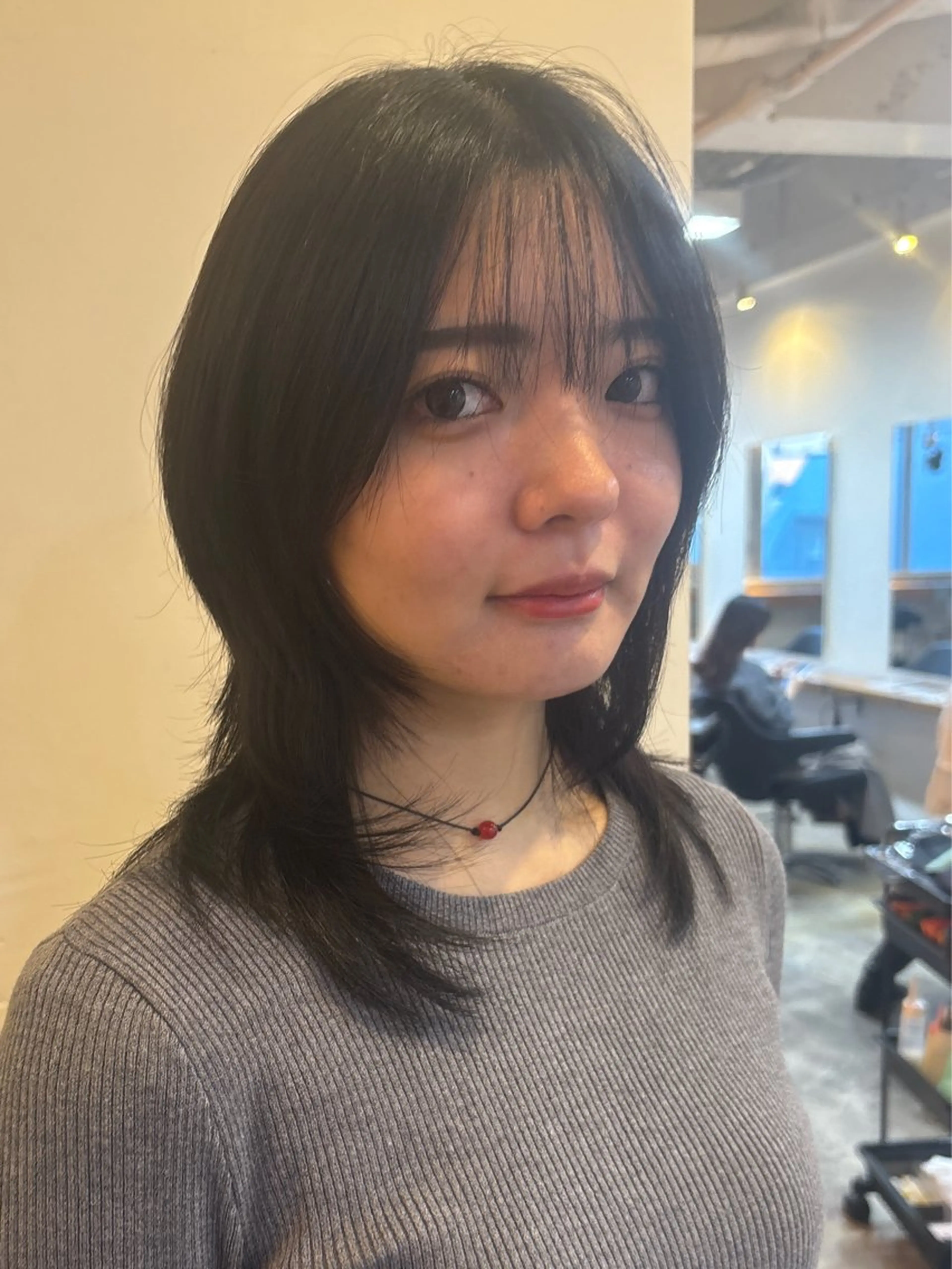 ミディアム カラー カット ヘアカラー トリートメント RIN／韓国ヘア レイヤーカットのヘアスタイル