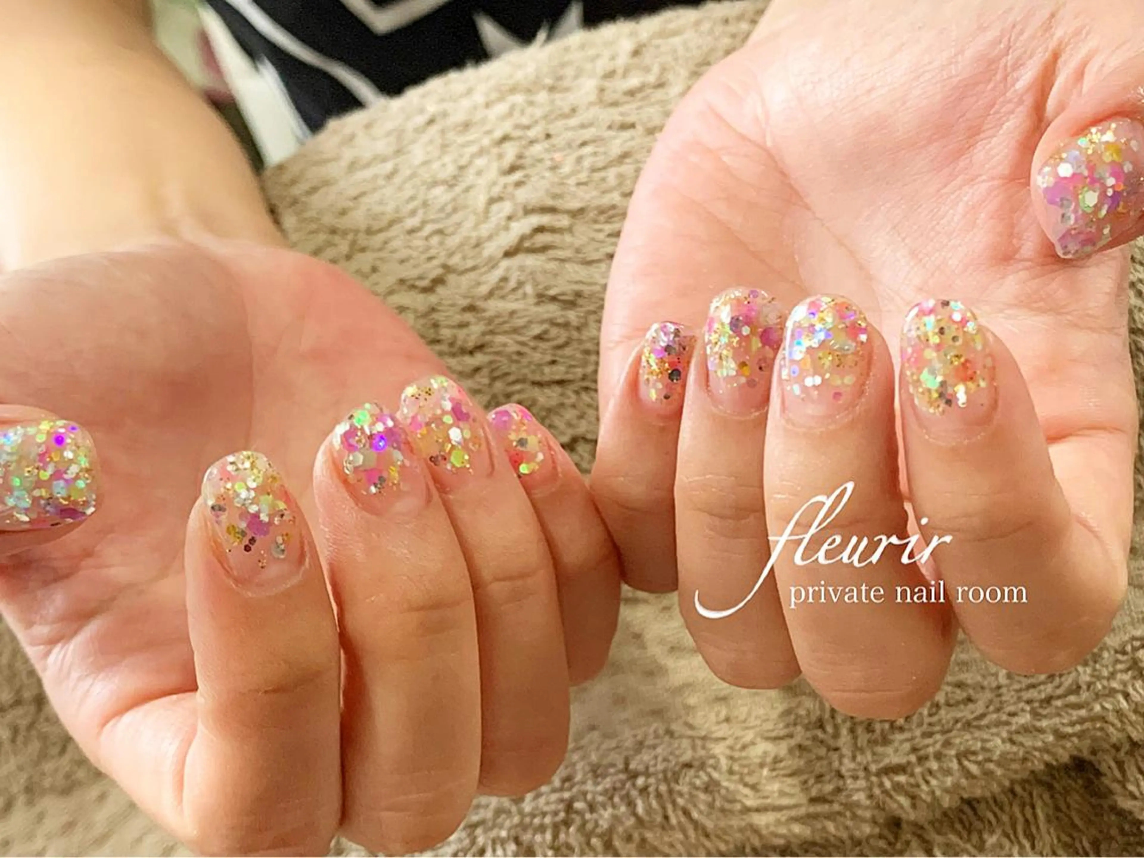 ネイル ゴージャス ホログラムネイル ラメ(グリッター) ピンク シルバー フルリール 【プライベートサロンのネイルデザイン