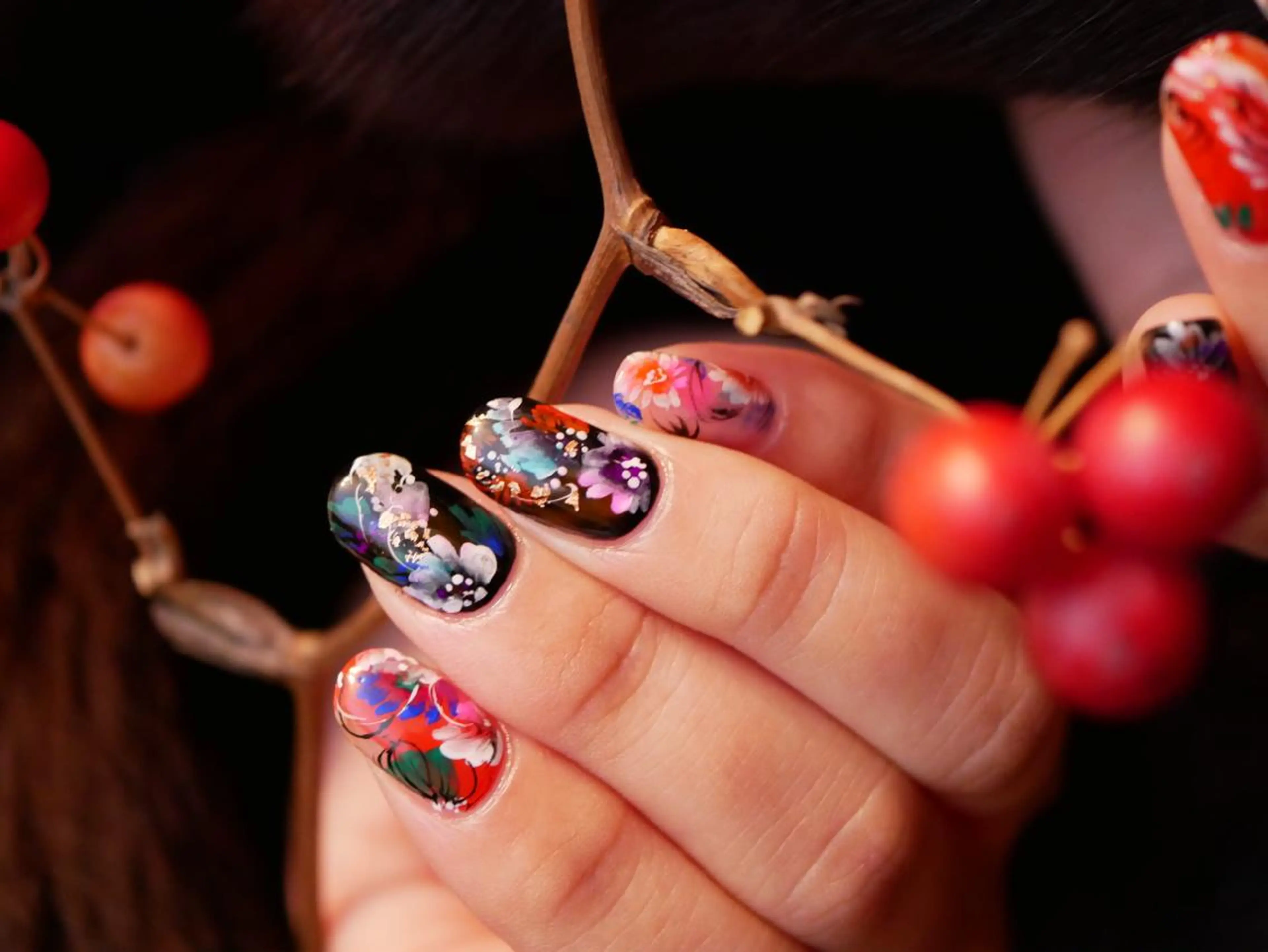 人気No.2成人・卒業式オーダーチップ👘着物に合う【ネイルアート10本+3Dアート1本】個性的な美容学生用・撮影付きの写真