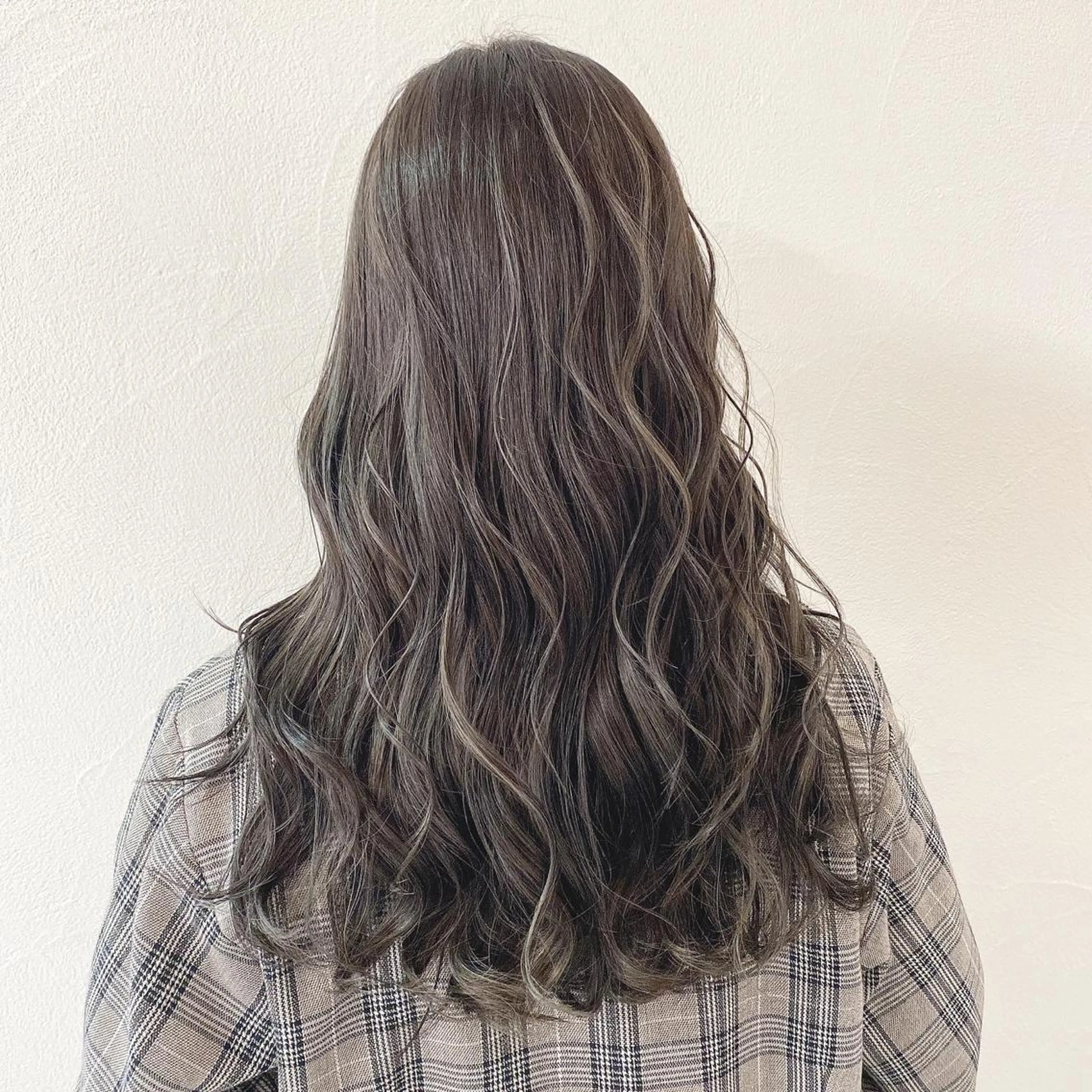 セミロング カラー ハイライト／髪質改善 裕樹のヘアスタイル