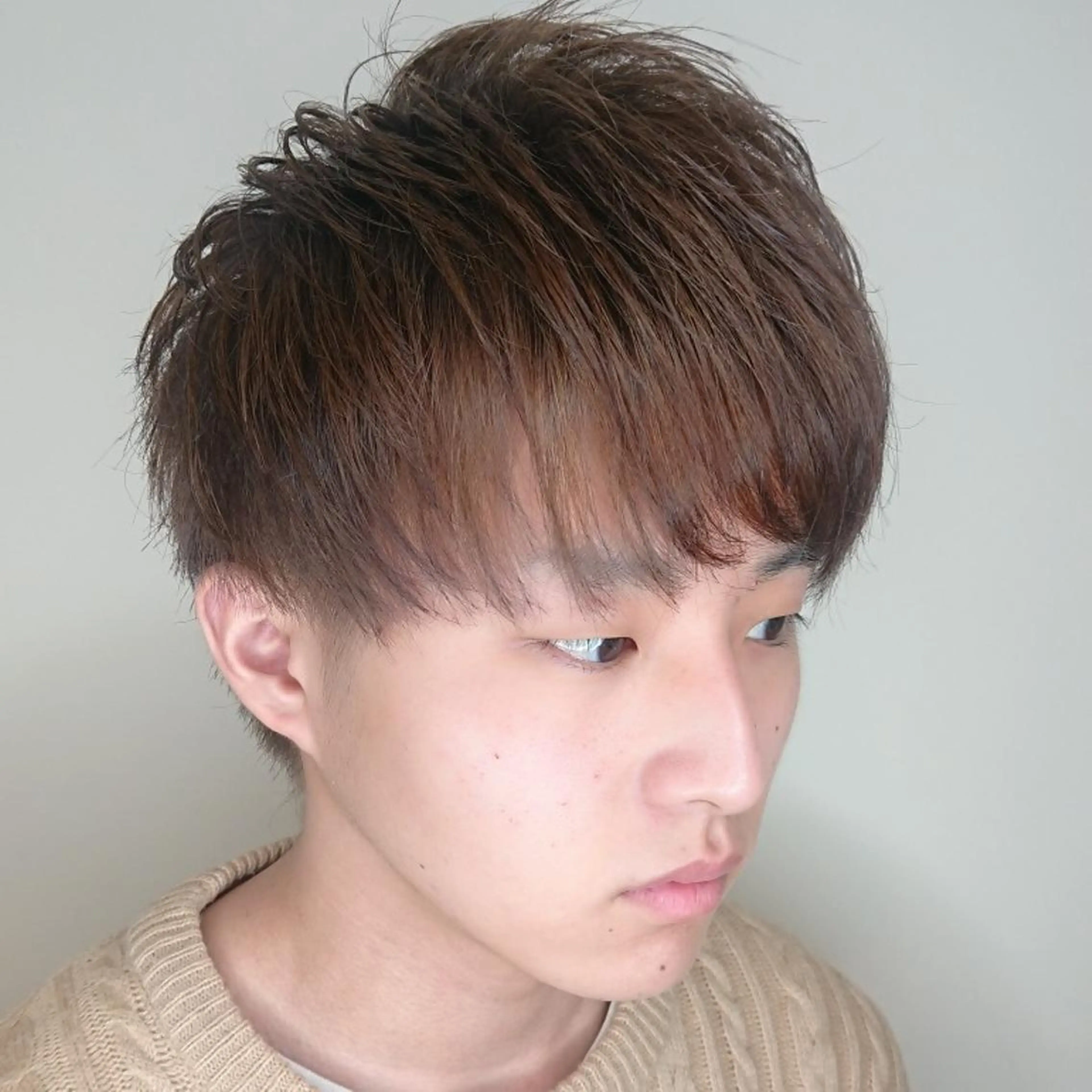 メンズ カット ヘアカラー ブリーチ/ヘアケア/ 艶髪/イギチハルのヘアスタイル