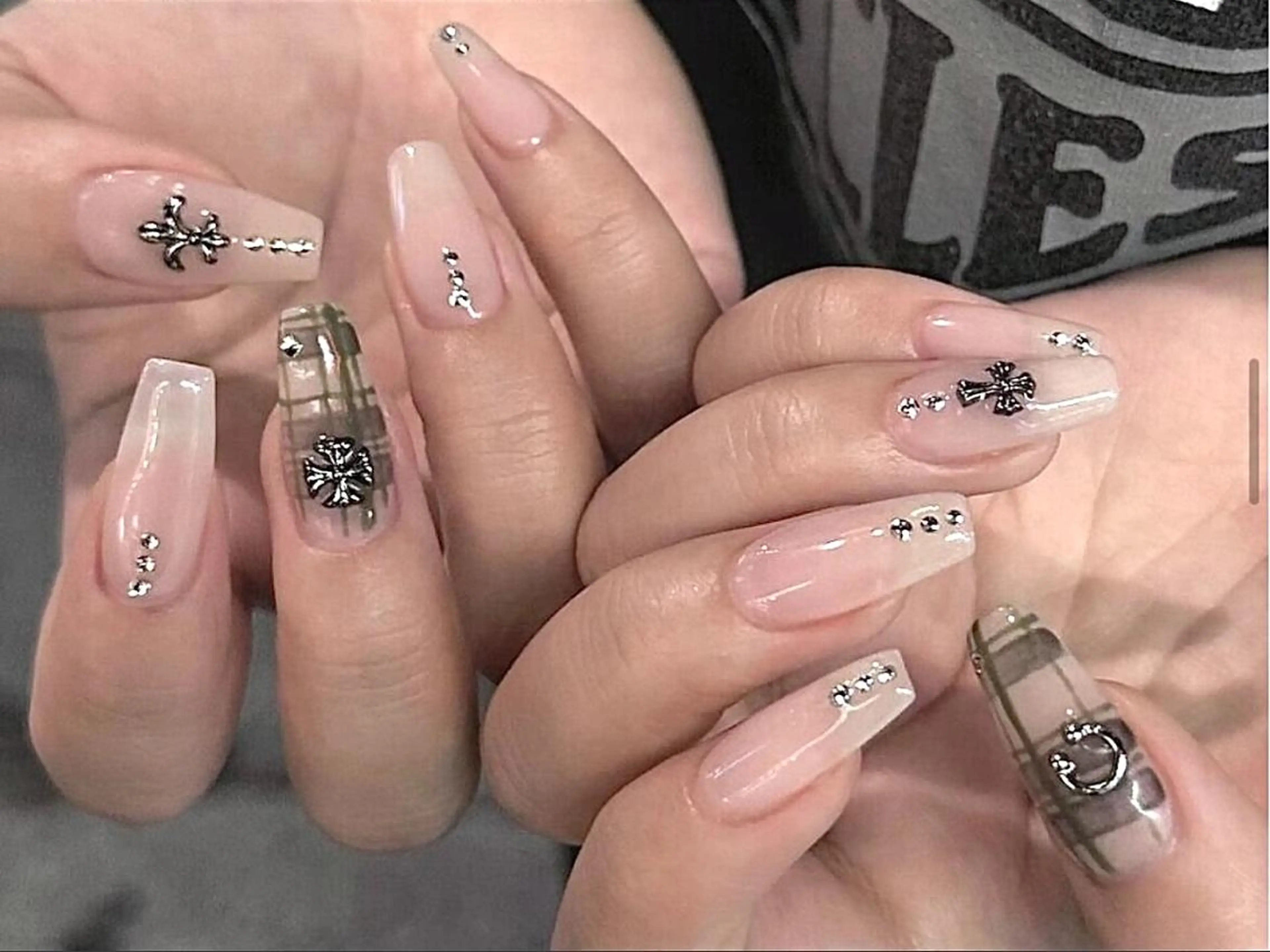 ネイル アートネイル 持ち込み 🦋y y Nail 🤍のネイルデザイン