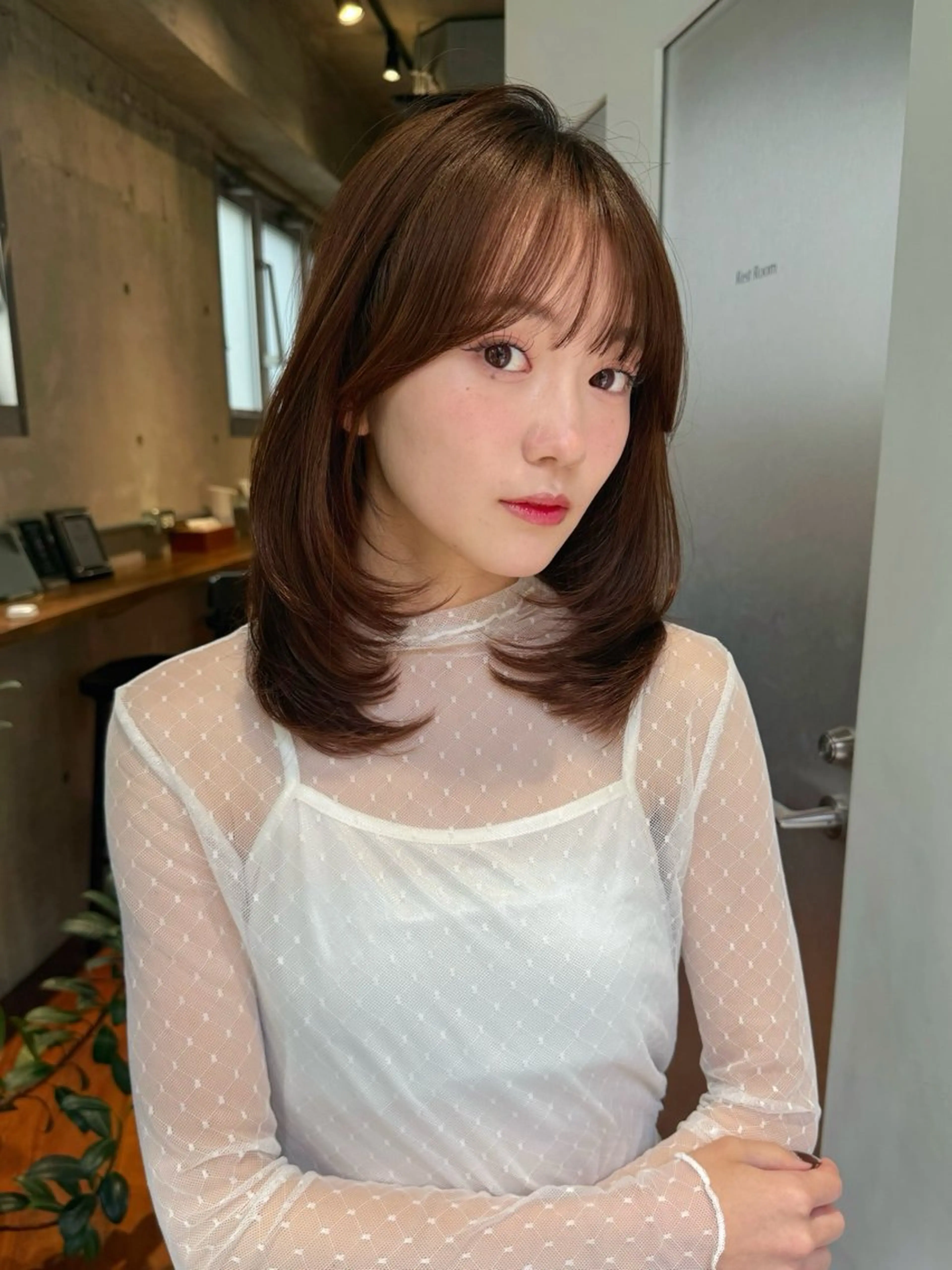 ミディアム ミディアムレイヤー ボブ レイヤーカット SIGN shibuya所属・小湊 柊花のヘアスタイル