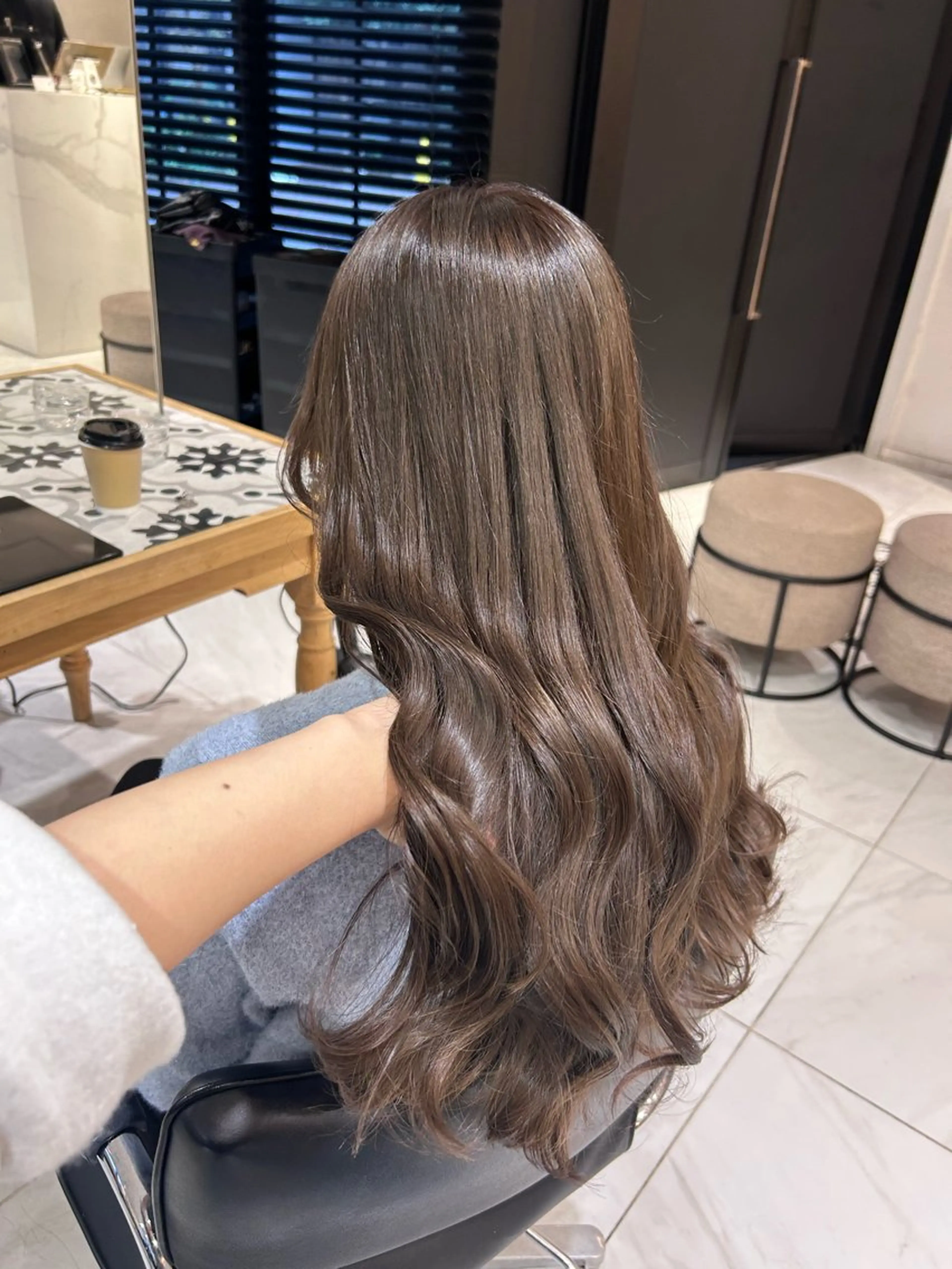 カラー ブリーチ 透明感カラー ブリーチなしカラー ヘアカラー トリートメント ヘッドスパ ヘアセット miko🪽地毛風/ ハイトーン/レイヤーのヘアスタイル