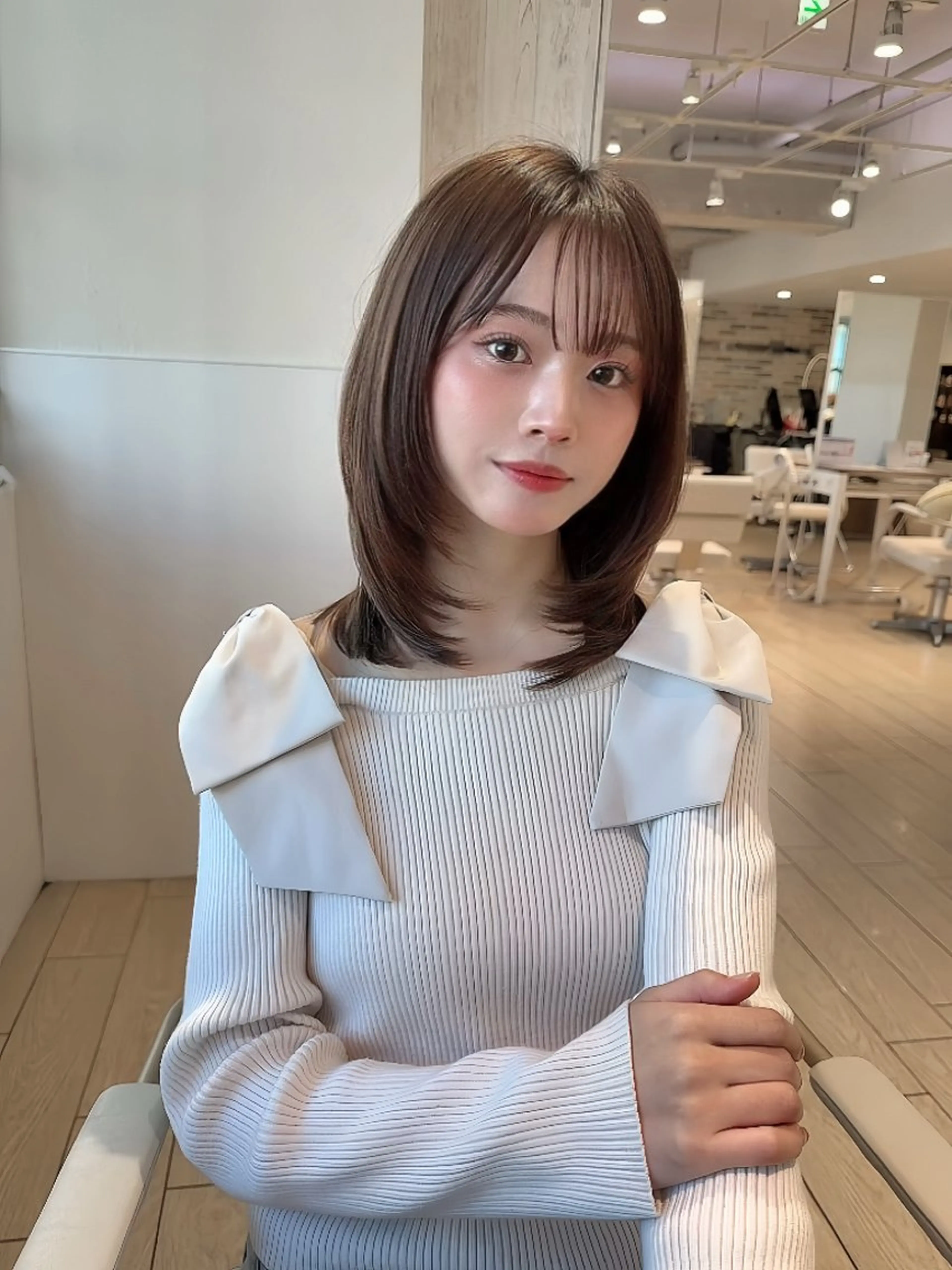 ミディアム カラー 透明感カラー 顔周りカット レイヤーカット 似合わせカット 小顔カット 顔周り/透明感カラー /似合わせ/難波雄雅のヘアスタイル