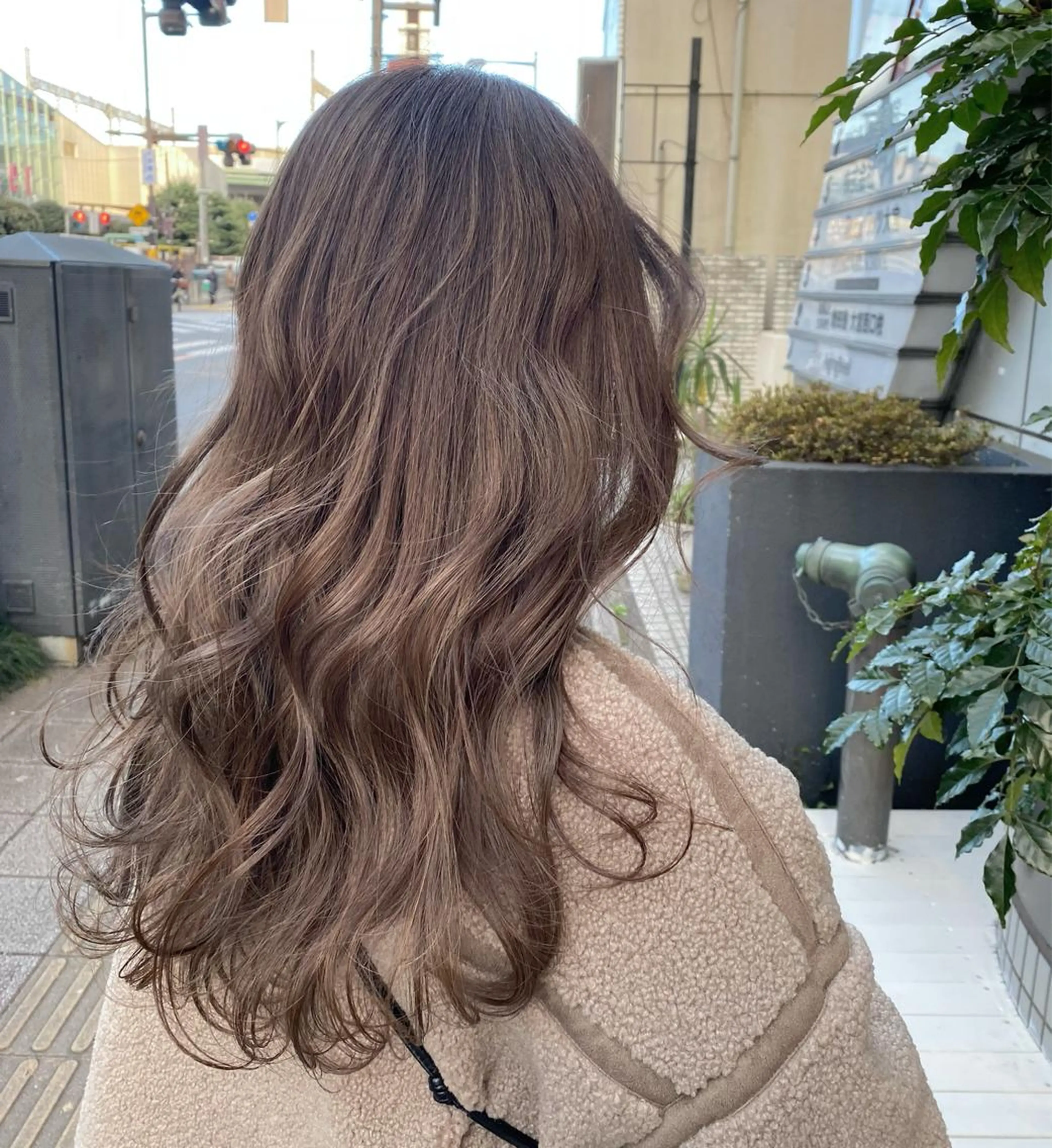 ロング ハイライト 鈴木 奈波のヘアスタイル