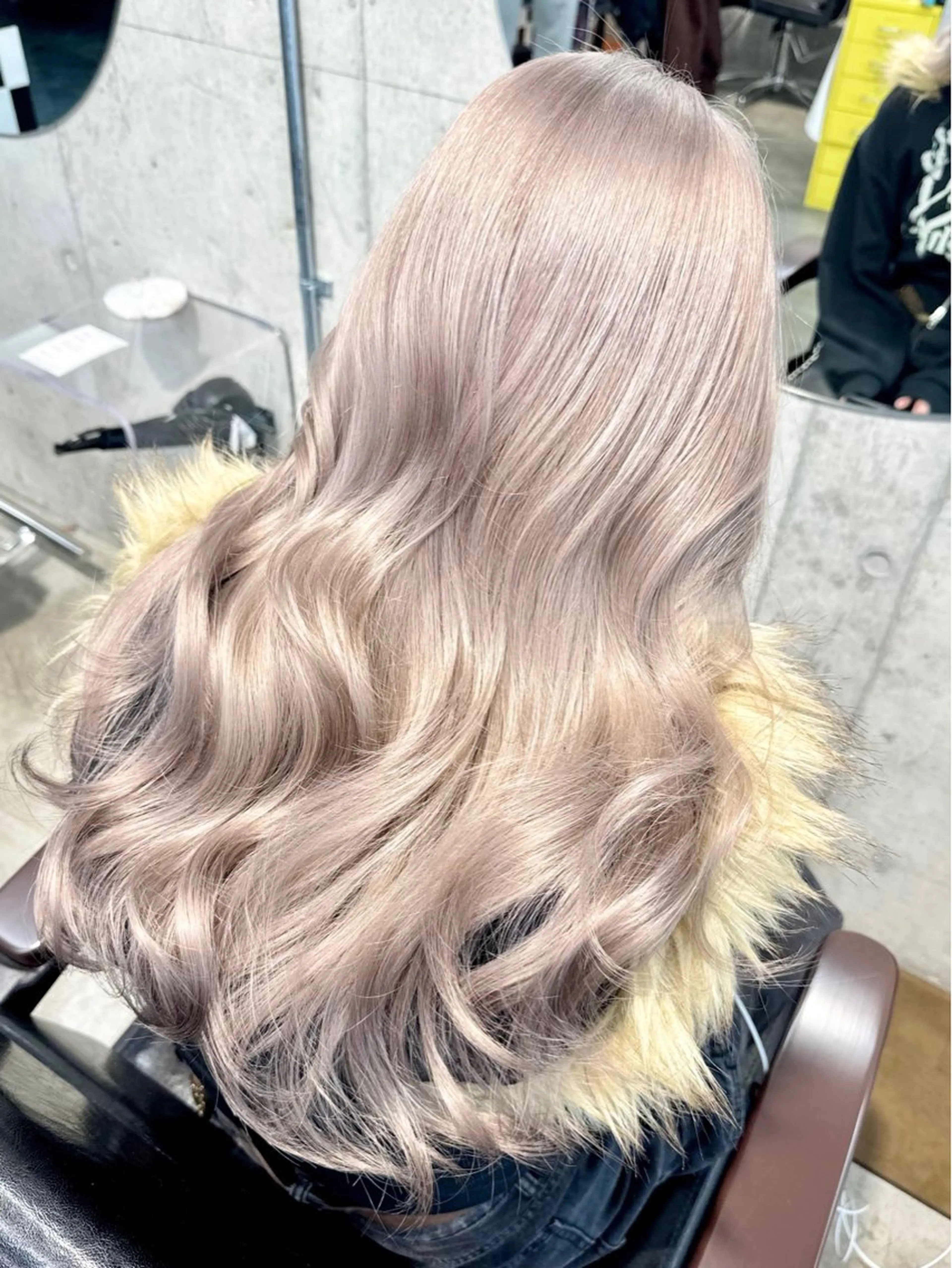 カラー 漆畑 莉奈のヘアスタイル