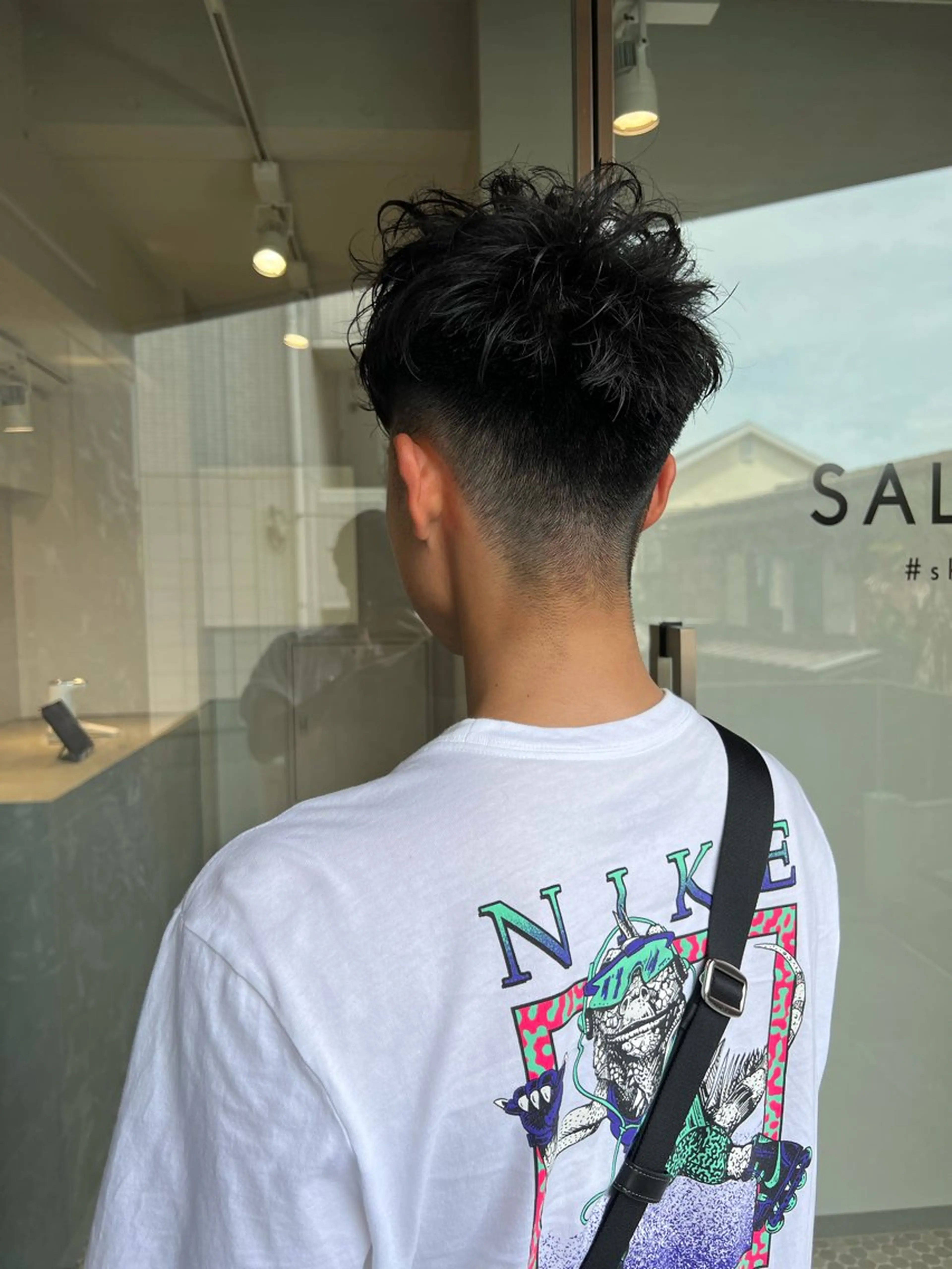 ショート パーマ メンズ フェードカット 刈り上げ 樋野 亮のヘアスタイル