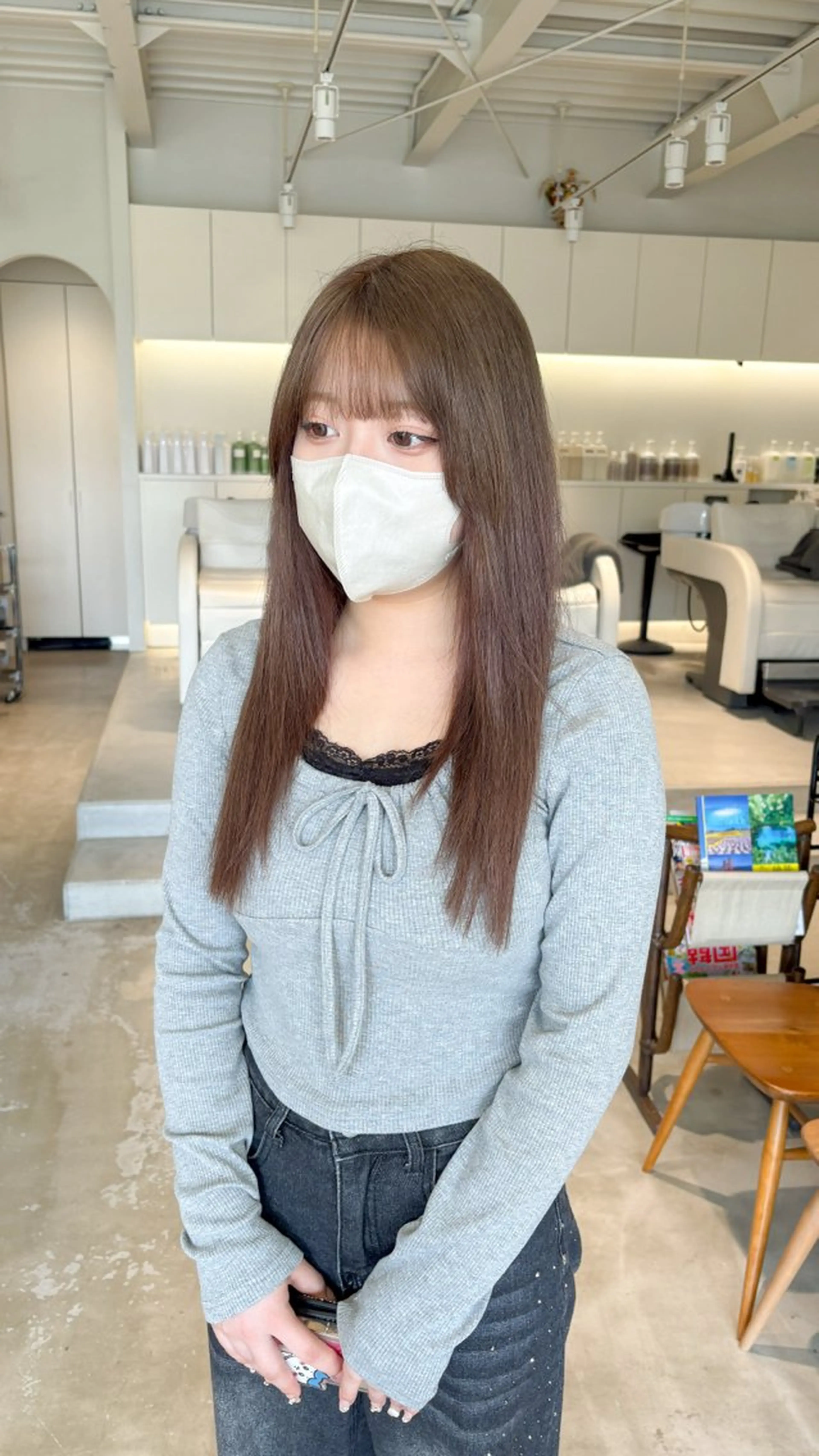 ロング カラー ベージュカラー ブリーチ 透明感カラー オリーブベージュ 安西 香利奈のヘアスタイル