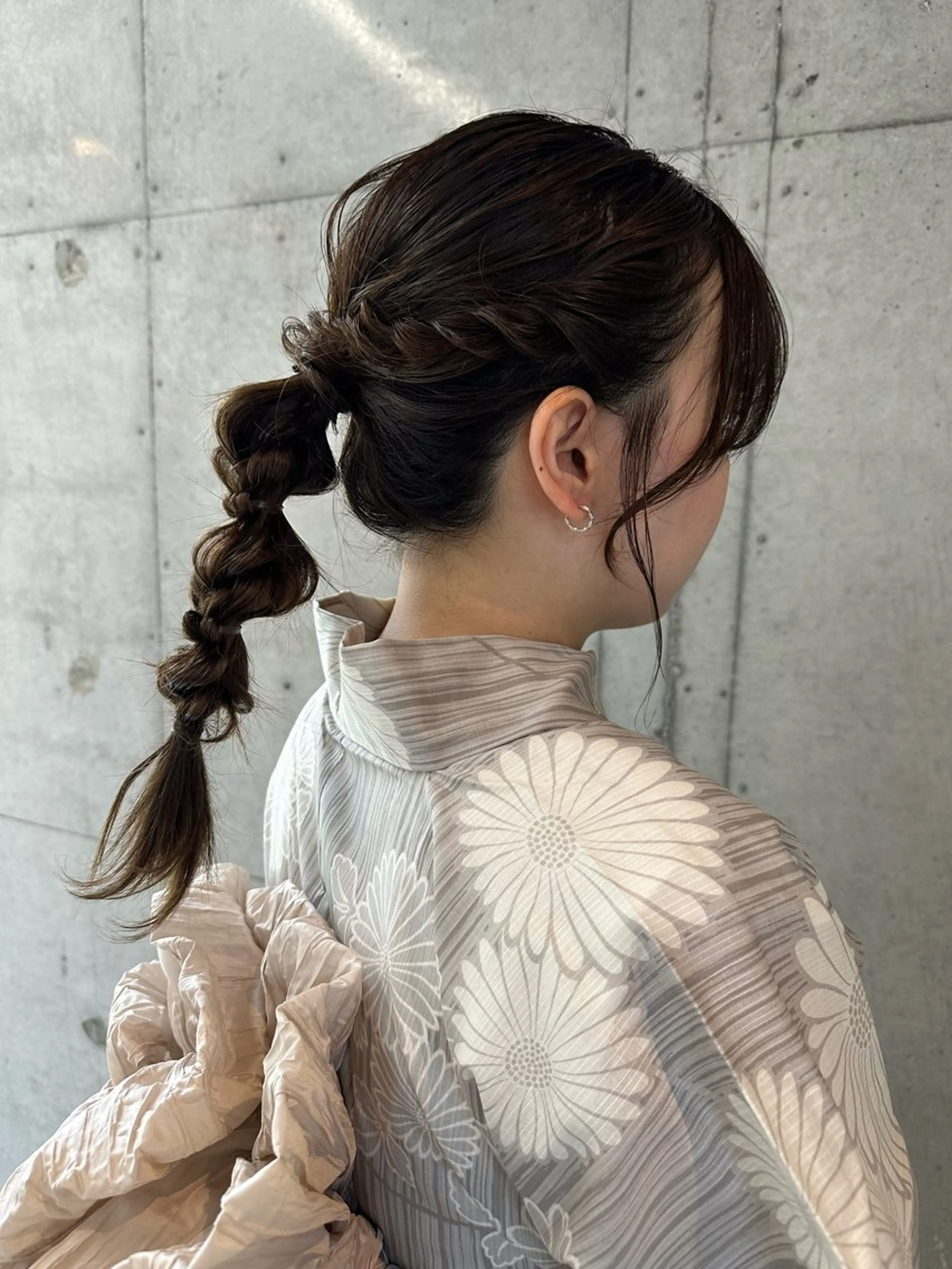 ロング ヘアアレンジ 女性に人気♪ はやしほのかのヘアスタイル