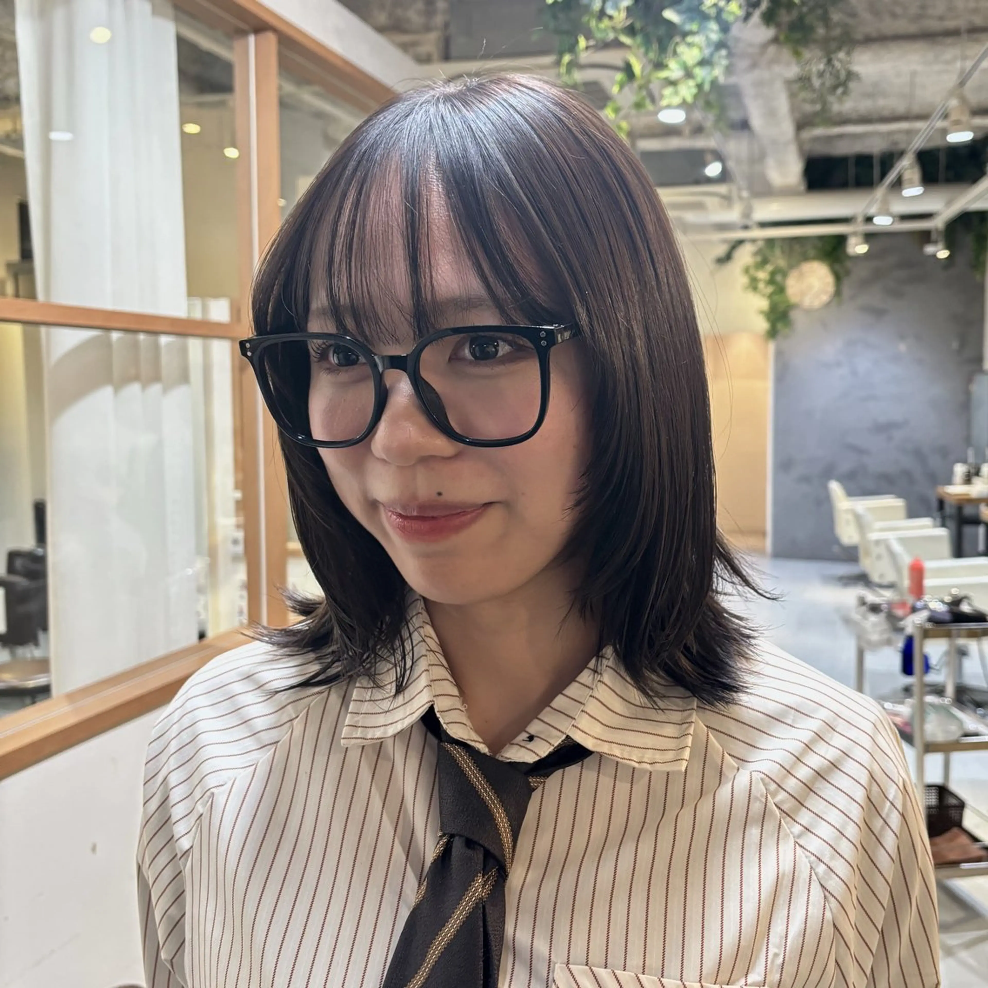 ミディアム ミディアムレイヤー レイヤーカット カット MASHU Grandvase所属・めい/透明感カラー /レイヤー/ボブのヘアスタイル