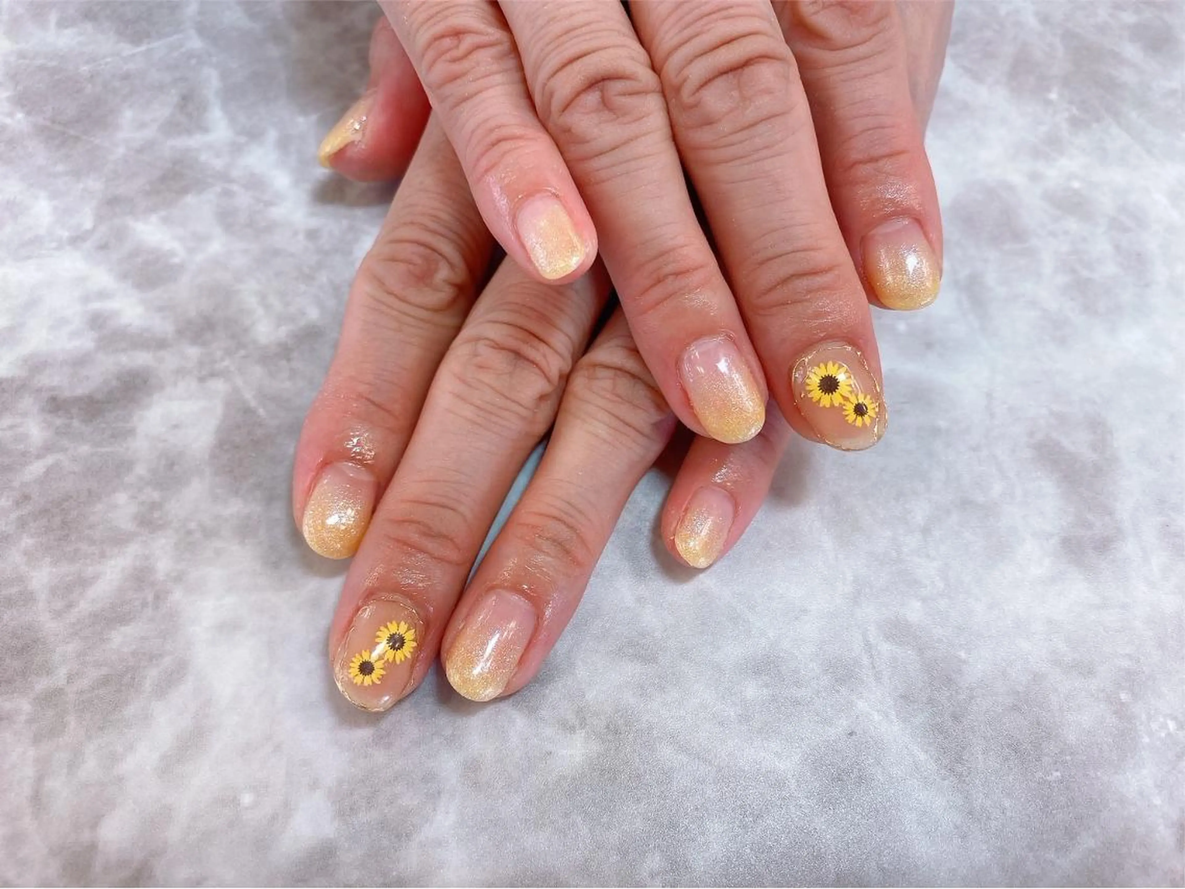 ネイル ネイルリボン 伊藤のネイルデザイン