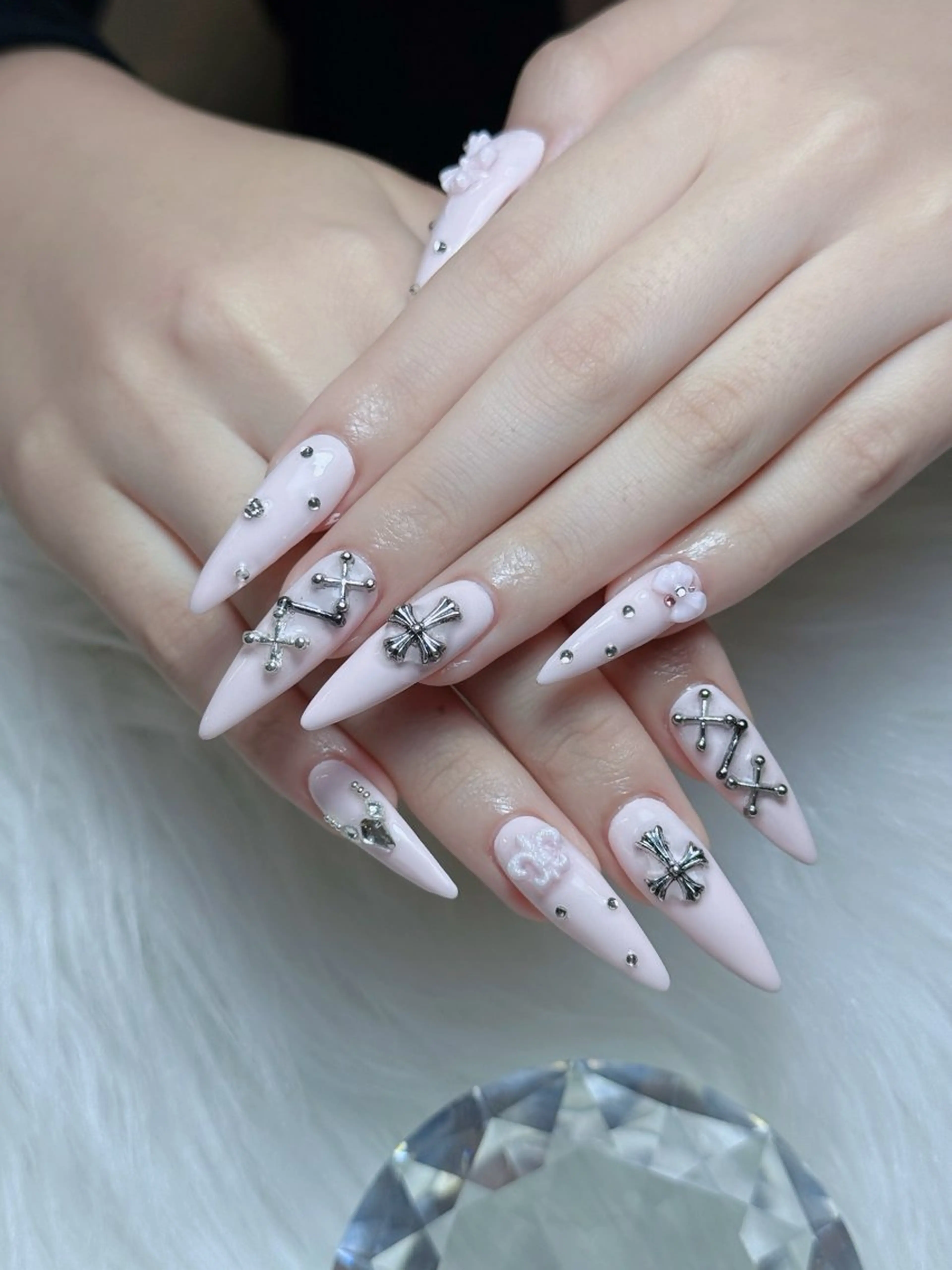 ネイル オーロラネイル チークネイル フットネイル フレンチネイル 韓国ネイル ハンドネイル Lumi Nail 新大久保3‘のネイルデザイン