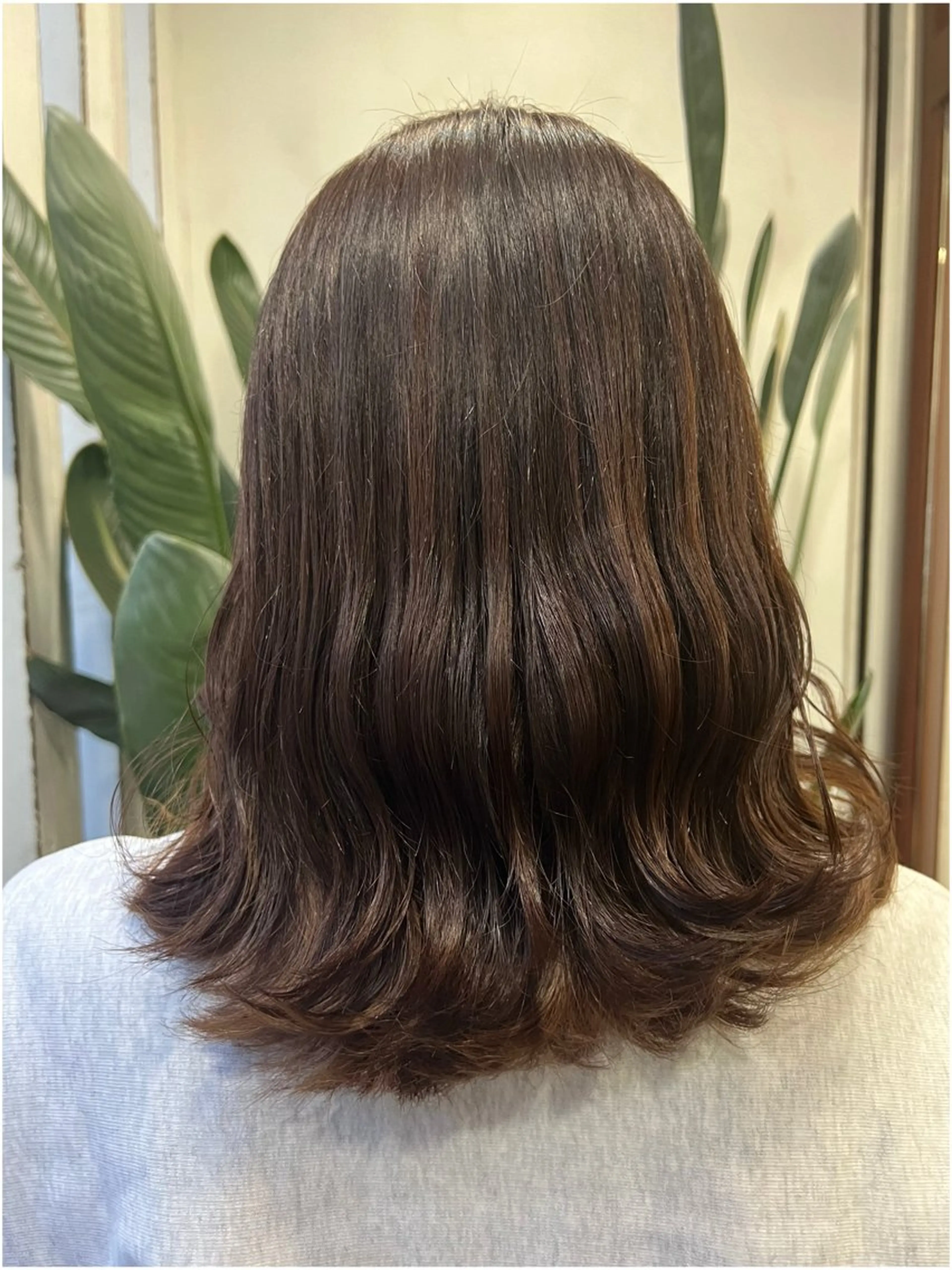 セミロング カラー ヘアカラー トリートメント ヘッドスパ ブリーチカラー🦖 岡部木乃夏のヘアスタイル