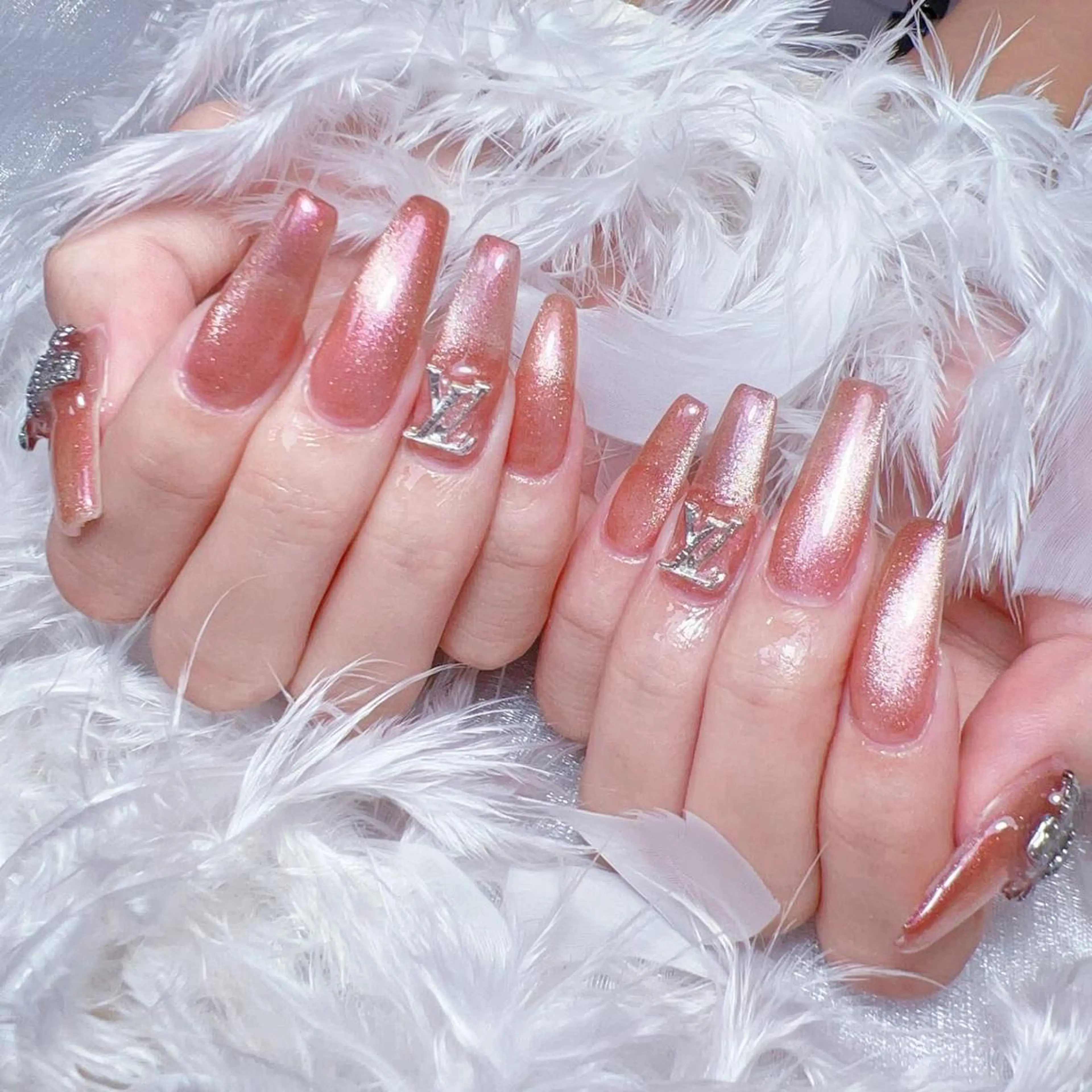 ネイル アートネイル オーロラネイル ガーリー キラキラネイル マグネットネイル diamond ♥のネイルデザイン