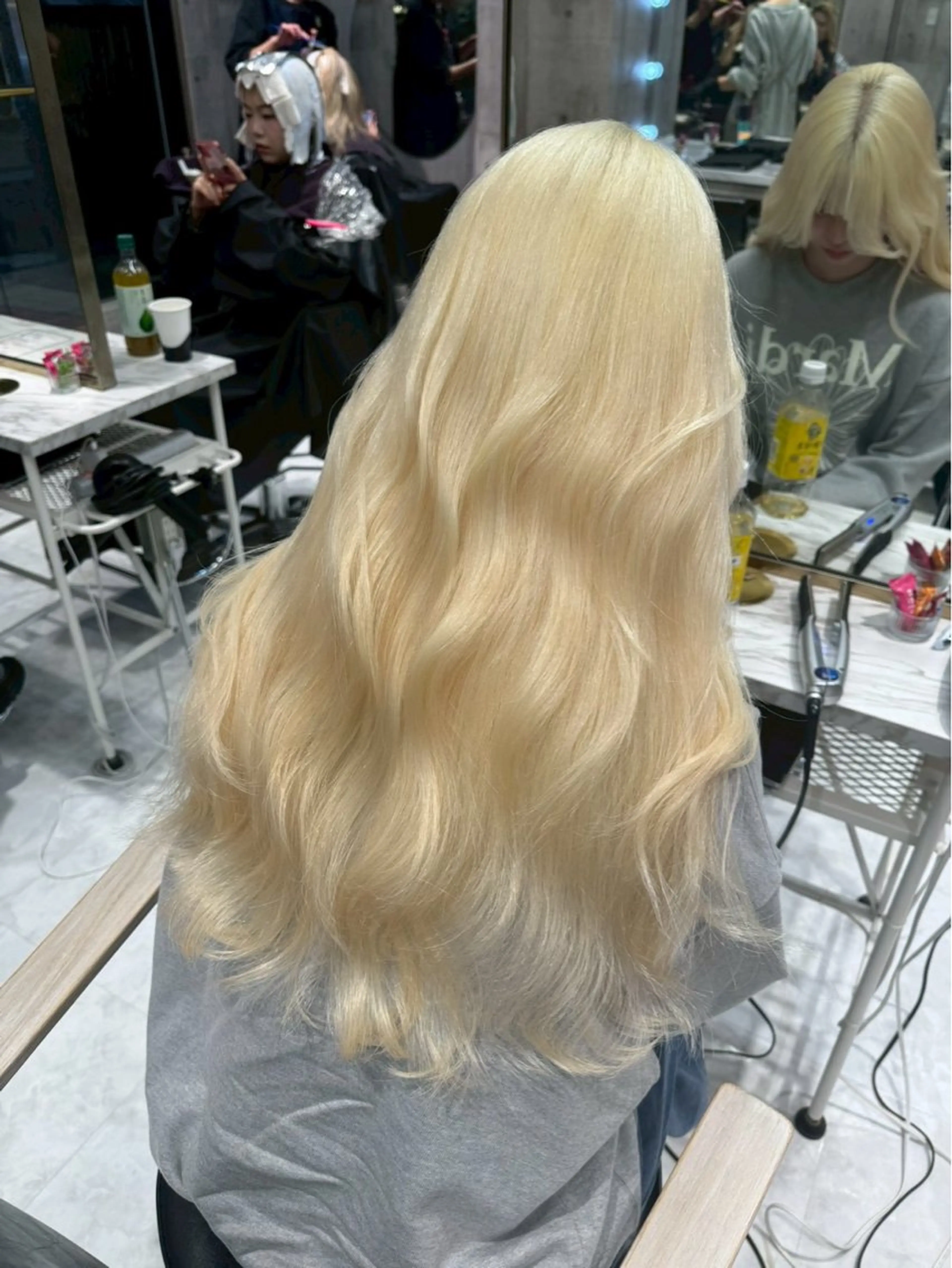 カラー 【🦋ハイトーンリタ ッチ🦋】ENAのヘアスタイル