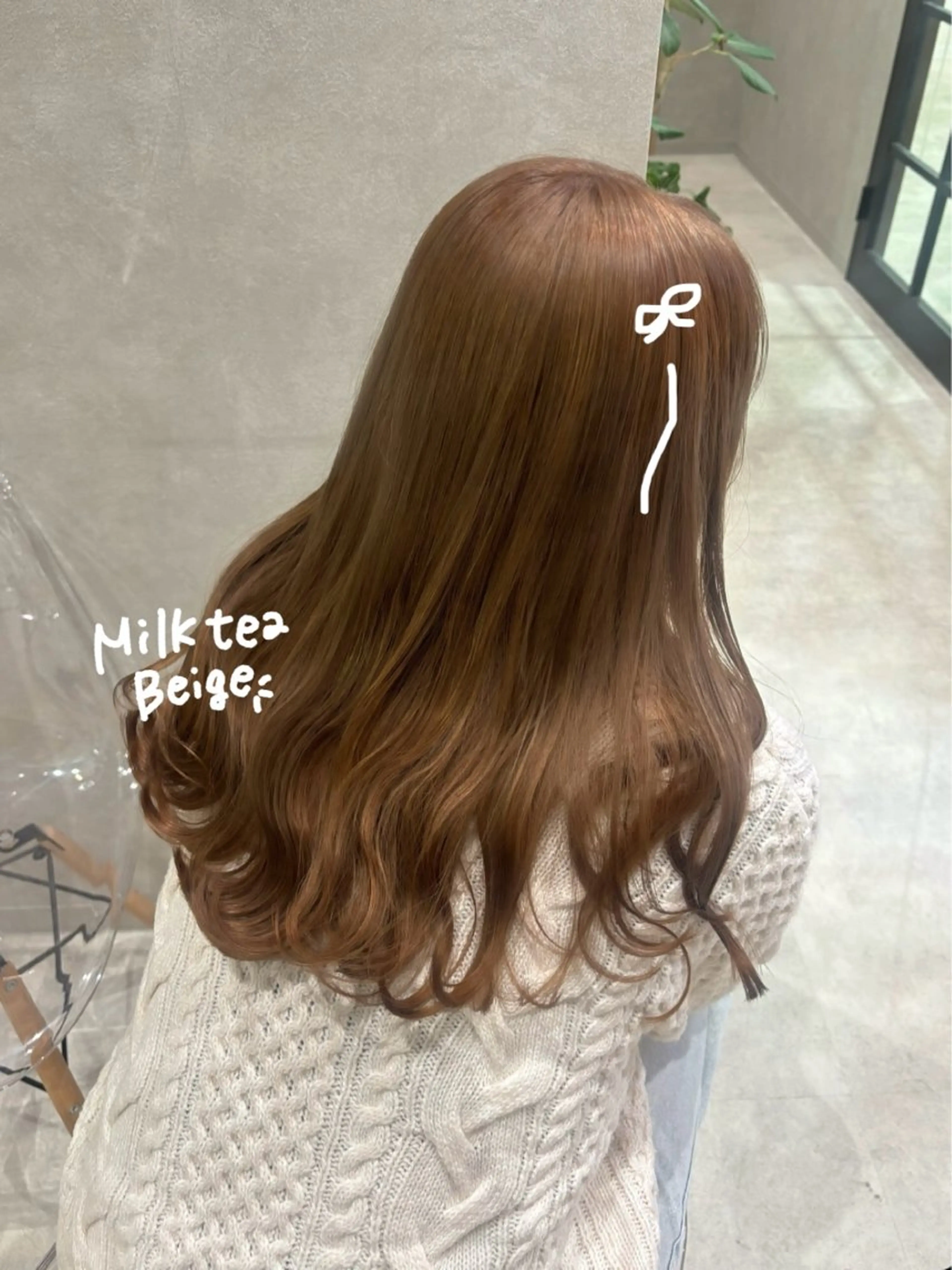 ミディアム カラー ベージュカラー ミルクティーベージュ カット ヘアカラー regalo Acari🍎のヘアスタイル