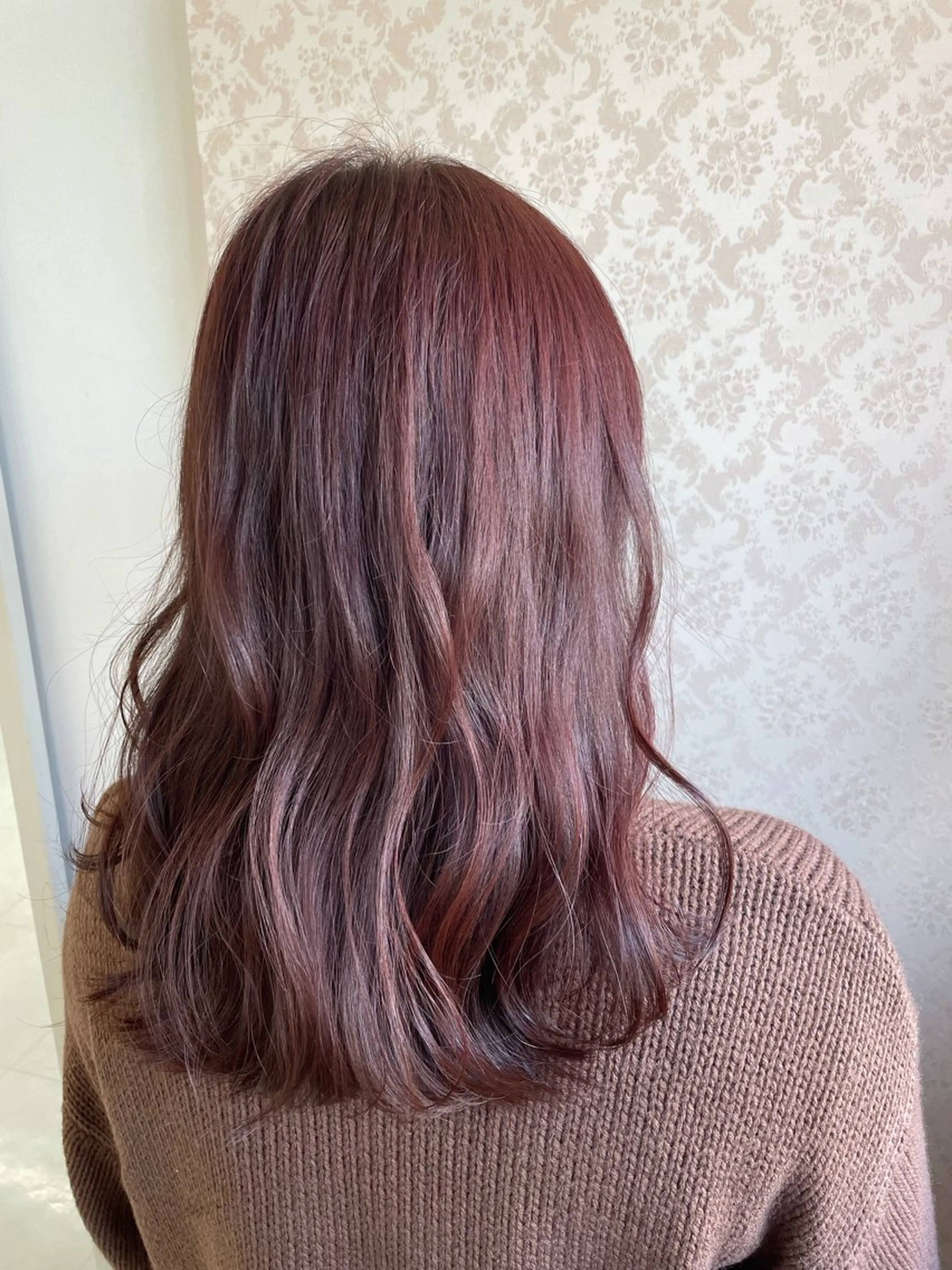 セミロング カラー ヒヨシ ルナのヘアスタイル