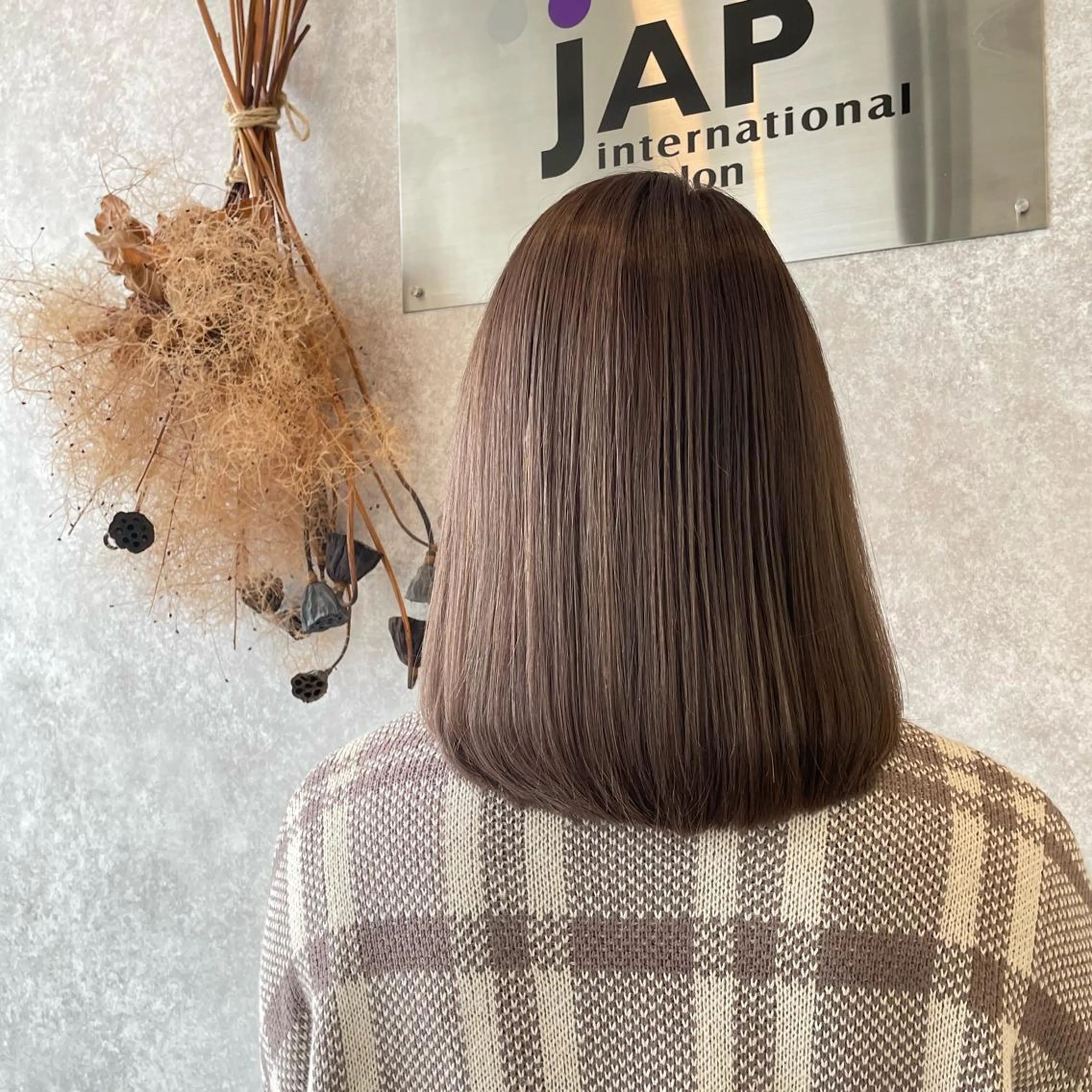 セミロング カラー ブリーチ たなか りなのヘアスタイル