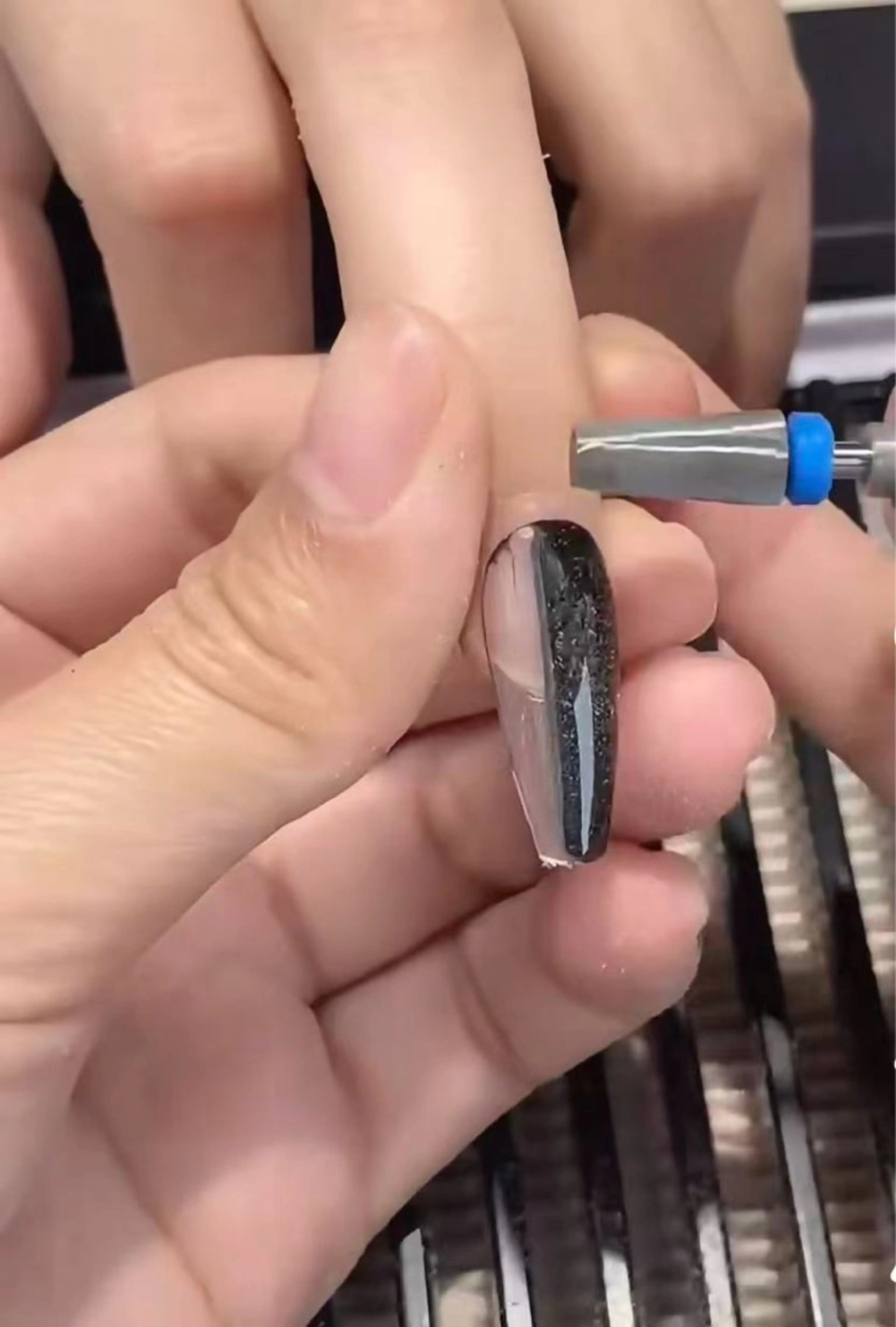 チップ/スカルプオフのみ+甘皮ケアの写真