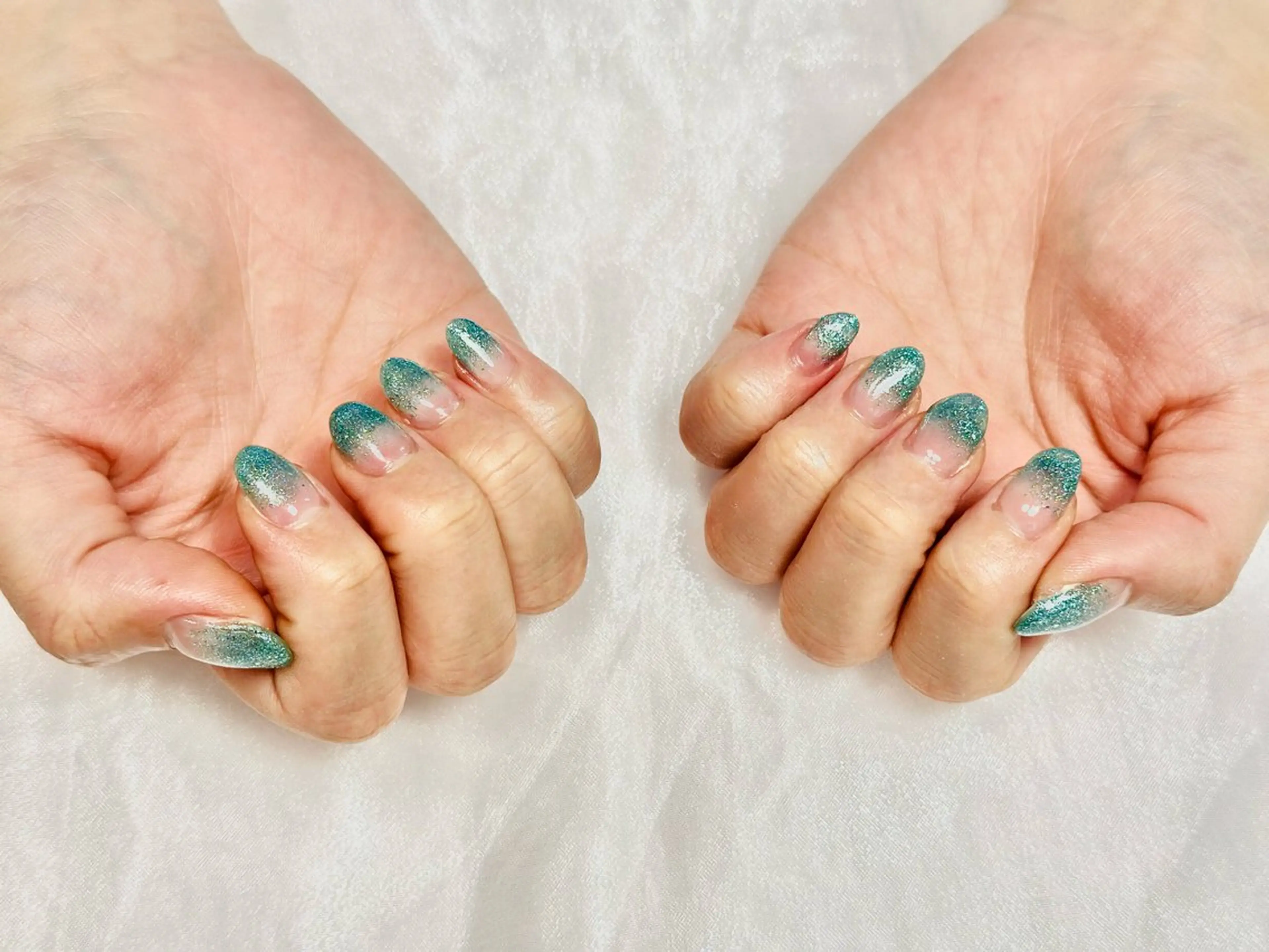 ネイル グラデーション ラメ(グリッター) ラメグラデーション nailsalon oluoluのネイルデザイン